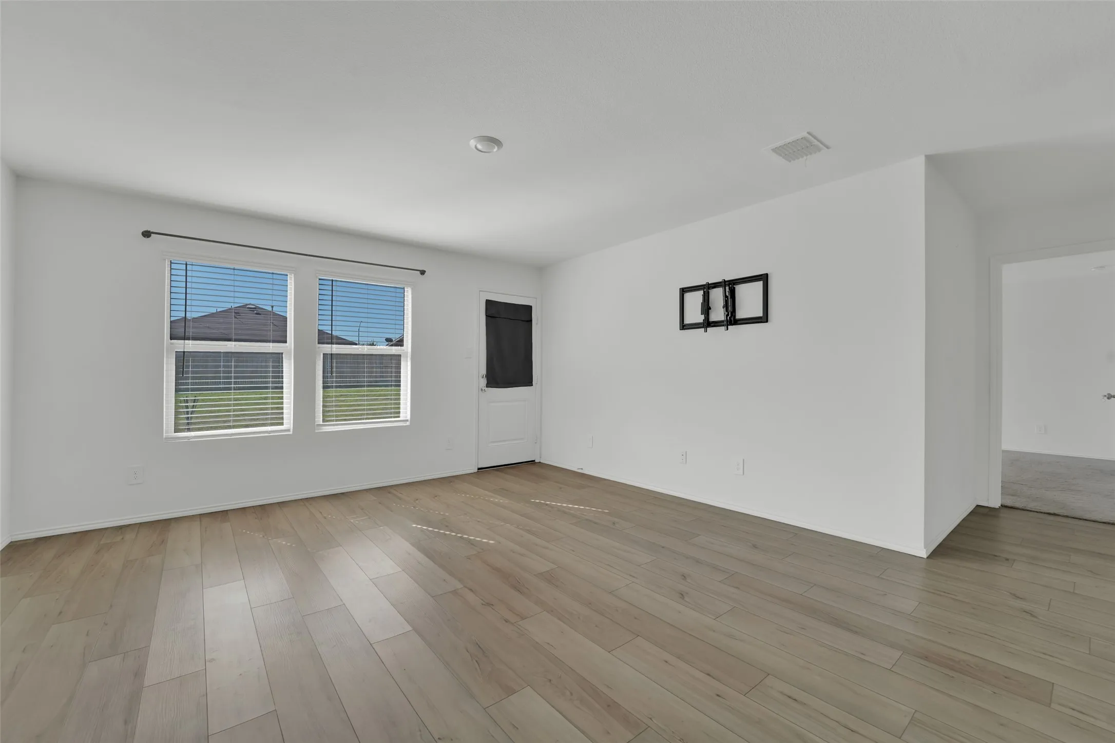 Single Family Residence For Rent in Denton County , 305 Frio Pass Trail, Fort Worth, Texas 76052, 4 Bedroom, 3 Bathroom, 2 Garage spaces, 1,916 Sqft, built in 2021, mls#21405648, Real Estate Agent in Fort Worth, Homes For Rent in Denton county, Homes For Rent in Fort Worth, Realtor in Fort Worth Texas, Real Estate Brokerage Independent Realty Texas, Luminita Cordes Realtor