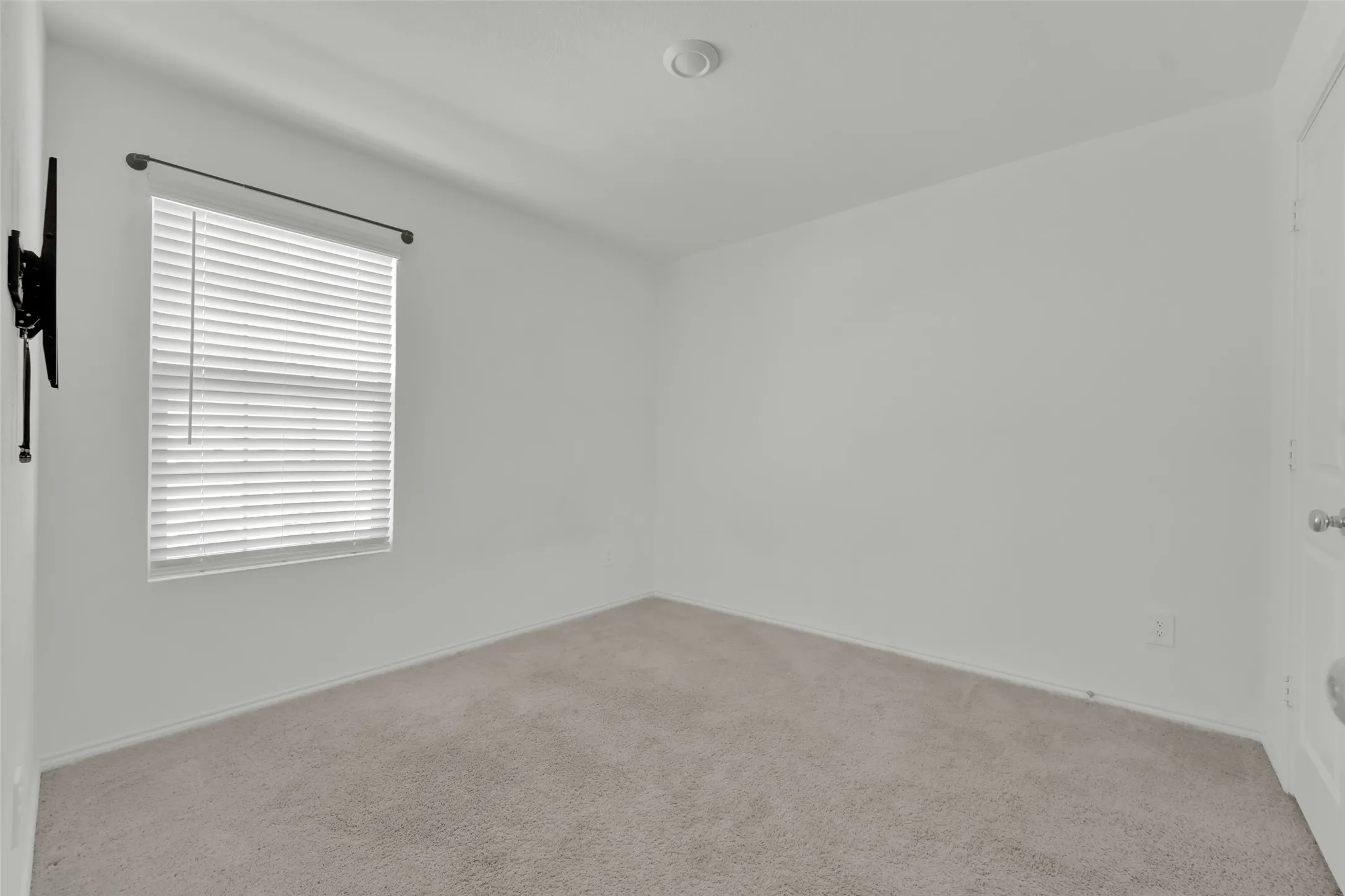 Single Family Residence For Rent in Denton County , 305 Frio Pass Trail, Fort Worth, Texas 76052, 4 Bedroom, 3 Bathroom, 2 Garage spaces, 1,916 Sqft, built in 2021, mls#21405648, Real Estate Agent in Fort Worth, Homes For Rent in Denton county, Homes For Rent in Fort Worth, Realtor in Fort Worth Texas, Real Estate Brokerage Independent Realty Texas, Luminita Cordes Realtor