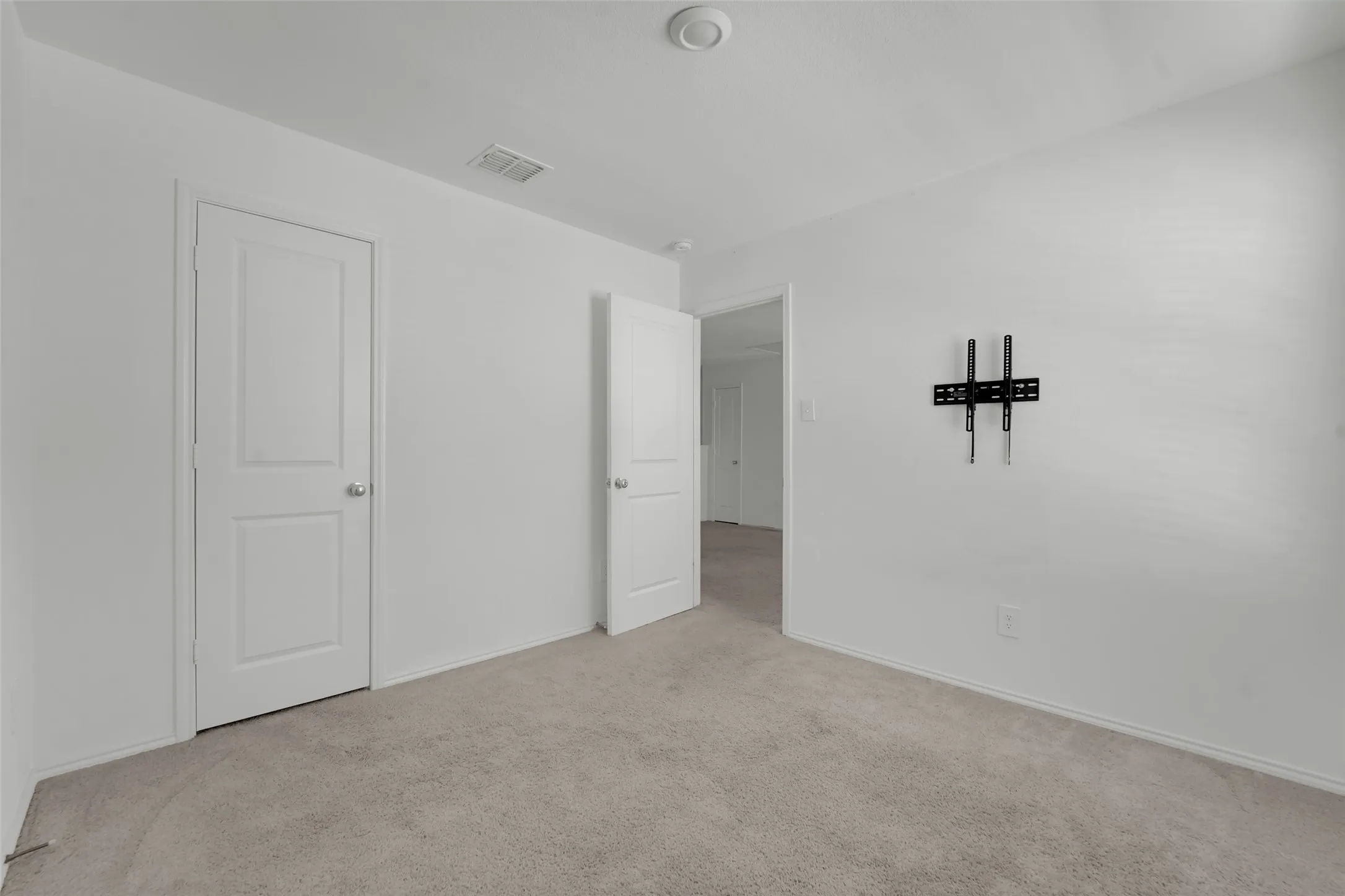 Single Family Residence For Rent in Denton County , 305 Frio Pass Trail, Fort Worth, Texas 76052, 4 Bedroom, 3 Bathroom, 2 Garage spaces, 1,916 Sqft, built in 2021, mls#21405648, Real Estate Agent in Fort Worth, Homes For Rent in Denton county, Homes For Rent in Fort Worth, Realtor in Fort Worth Texas, Real Estate Brokerage Independent Realty Texas, Luminita Cordes Realtor