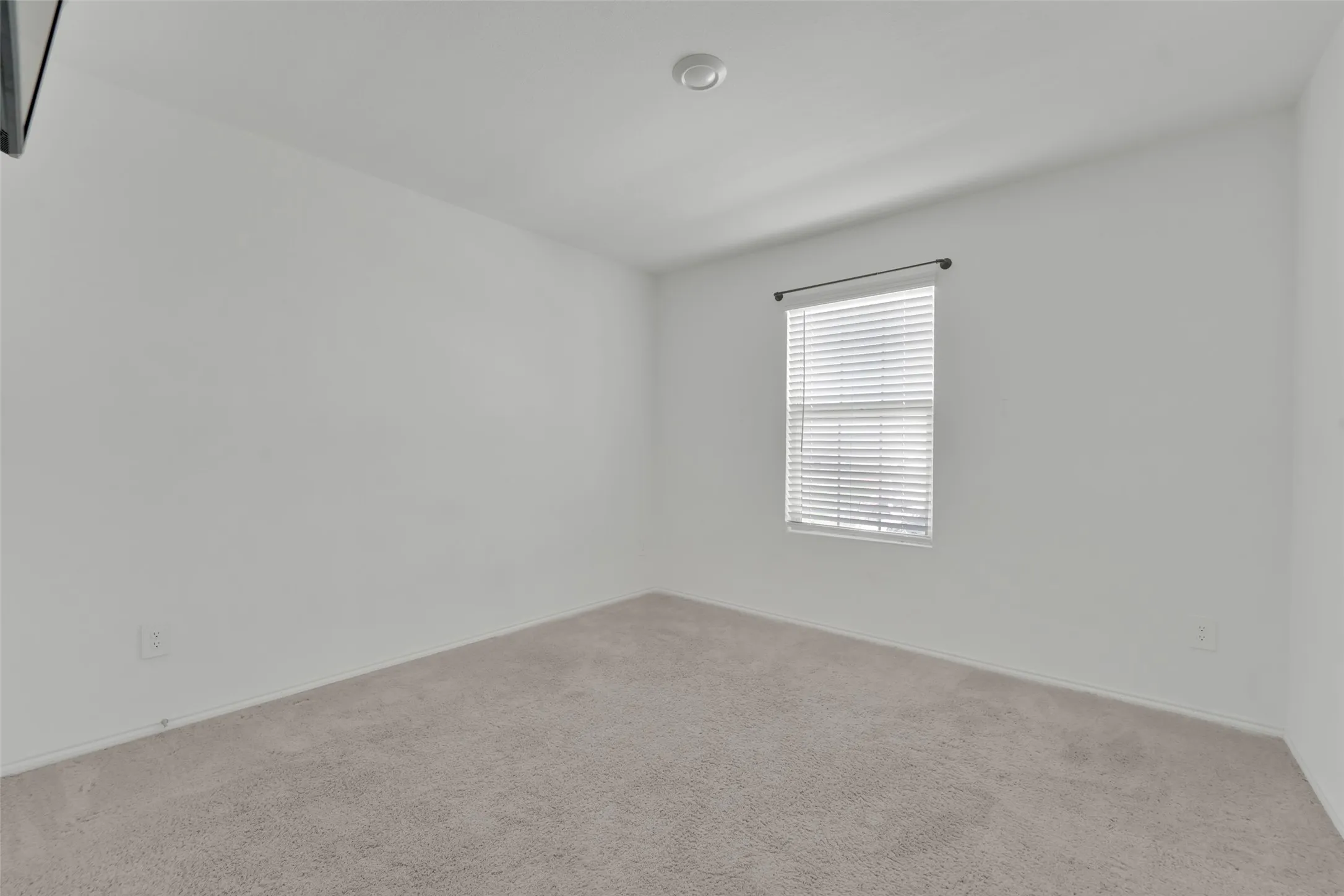 Single Family Residence For Rent in Denton County , 305 Frio Pass Trail, Fort Worth, Texas 76052, 4 Bedroom, 3 Bathroom, 2 Garage spaces, 1,916 Sqft, built in 2021, mls#21405648, Real Estate Agent in Fort Worth, Homes For Rent in Denton county, Homes For Rent in Fort Worth, Realtor in Fort Worth Texas, Real Estate Brokerage Independent Realty Texas, Luminita Cordes Realtor
