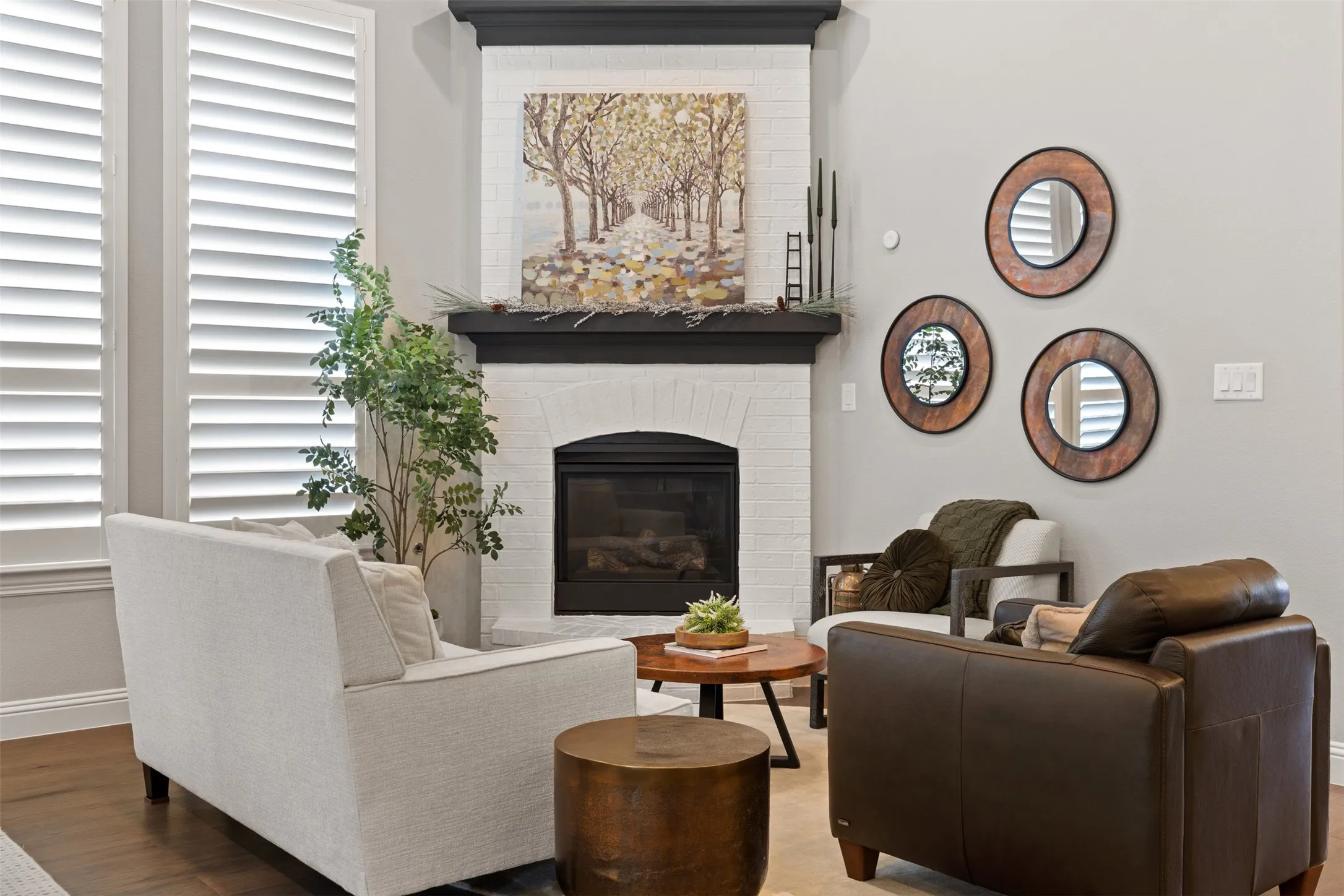 Sitting room with fireplace