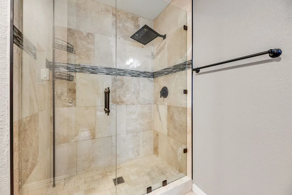 Primary Shower with rain head feature