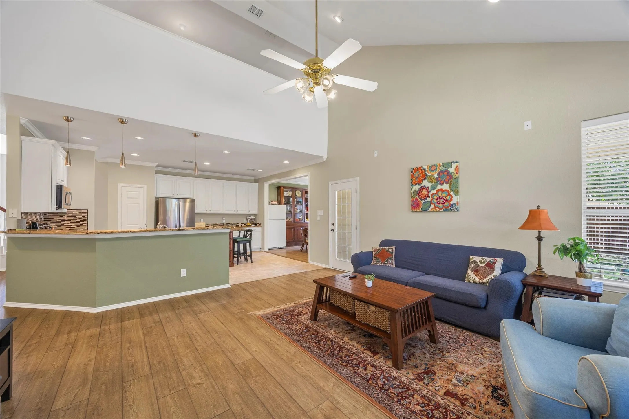 Single Family Residence For Sale in Collin County , 419 Lakefield Drive, Murphy, Texas 75094, 5 Bedroom, 3 Bathroom, 2 Garage spaces, 2,949 Sqft, built in 2000, mls#21405570, Real Estate Agent in Murphy, Homes For Sale in Collin county, Homes For Sale in Murphy, Realtor in Murphy Texas, Real Estate Brokerage Independent Realty Texas, Luminita Cordes Realtor