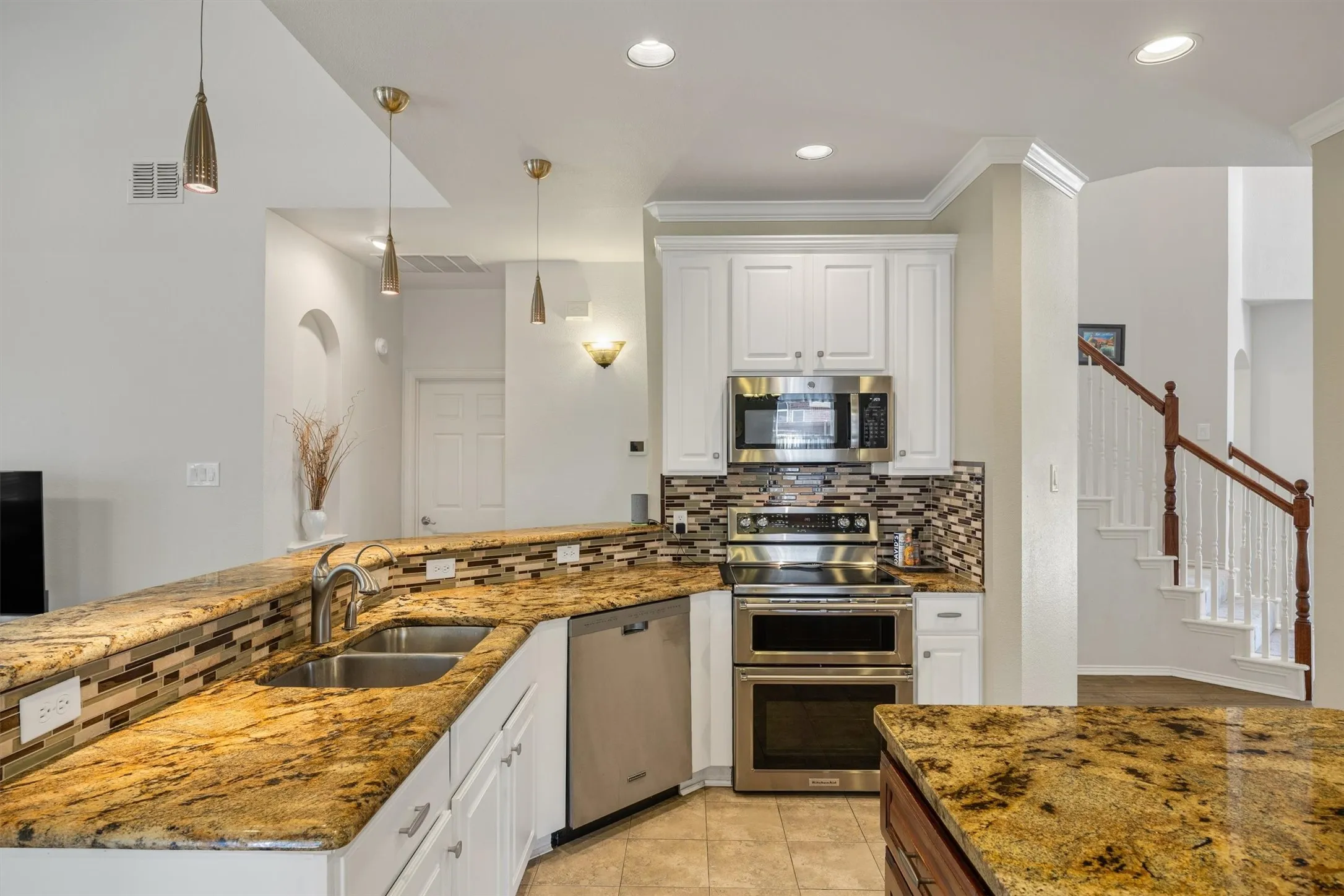 Single Family Residence For Sale in Collin County , 419 Lakefield Drive, Murphy, Texas 75094, 5 Bedroom, 3 Bathroom, 2 Garage spaces, 2,949 Sqft, built in 2000, mls#21405570, Real Estate Agent in Murphy, Homes For Sale in Collin county, Homes For Sale in Murphy, Realtor in Murphy Texas, Real Estate Brokerage Independent Realty Texas, Luminita Cordes Realtor