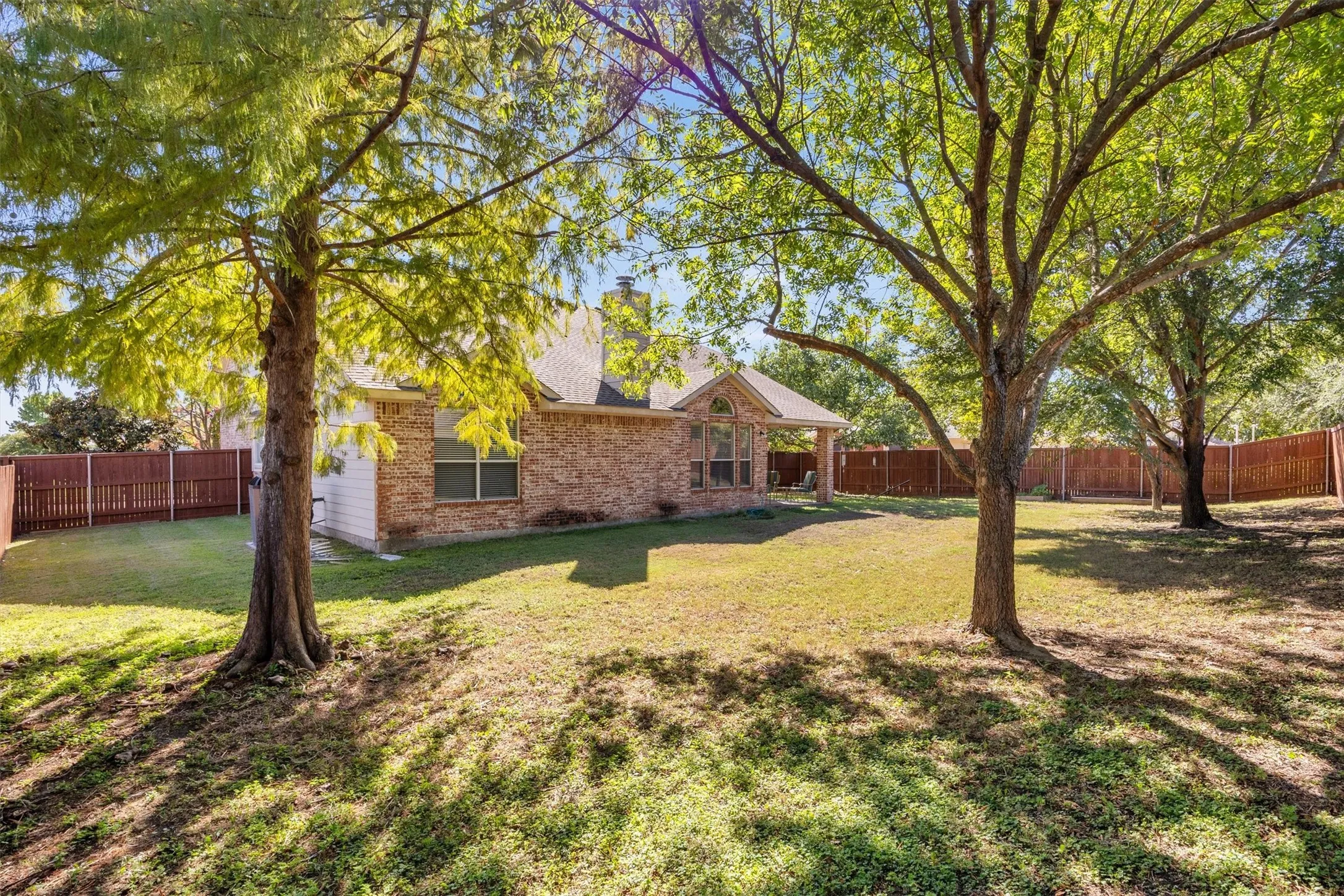 Single Family Residence For Sale in Collin County , 419 Lakefield Drive, Murphy, Texas 75094, 5 Bedroom, 3 Bathroom, 2 Garage spaces, 2,949 Sqft, built in 2000, mls#21405570, Real Estate Agent in Murphy, Homes For Sale in Collin county, Homes For Sale in Murphy, Realtor in Murphy Texas, Real Estate Brokerage Independent Realty Texas, Luminita Cordes Realtor