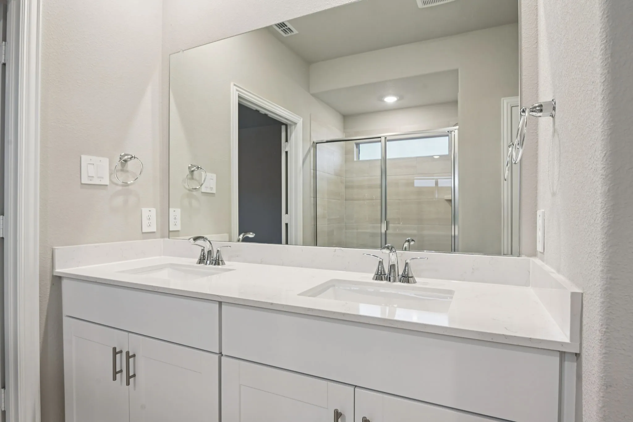 Photo is not of the actual home, but is an inspirational photo of builder’s model home and may depict options, furnishings, and/or decorator features that are not included.