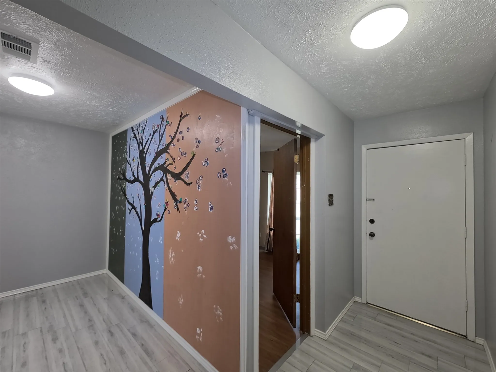 Townhouse For Rent in Dallas County , 21 W Townhouse Lane 33, Grand Prairie, Texas 75052, 3 Bedroom, 2 Bathroom, Garage spaces, 1,424 Sqft, built in 1971, mls#21407222, Real Estate Agent in Grand Prairie, Homes For Rent in Dallas county, Homes For Rent in Grand Prairie, Realtor in Grand Prairie Texas, Real Estate Brokerage Independent Realty Texas, Luminita Cordes Realtor