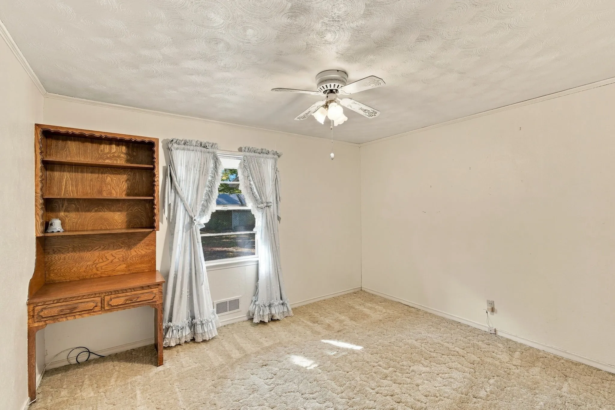 Single Family Residence For Sale in Ellis County , 522 Old Telico Road, Ennis, Texas 75119, 3 Bedroom, 2 Bathroom, 2 Garage spaces, 1,924 Sqft, built in 1962, mls#21406545, Real Estate Agent in Ennis, Homes For Sale in Ellis county, Homes For Sale in Ennis, Realtor in Ennis Texas, Real Estate Brokerage Independent Realty Texas, Luminita Cordes Realtor