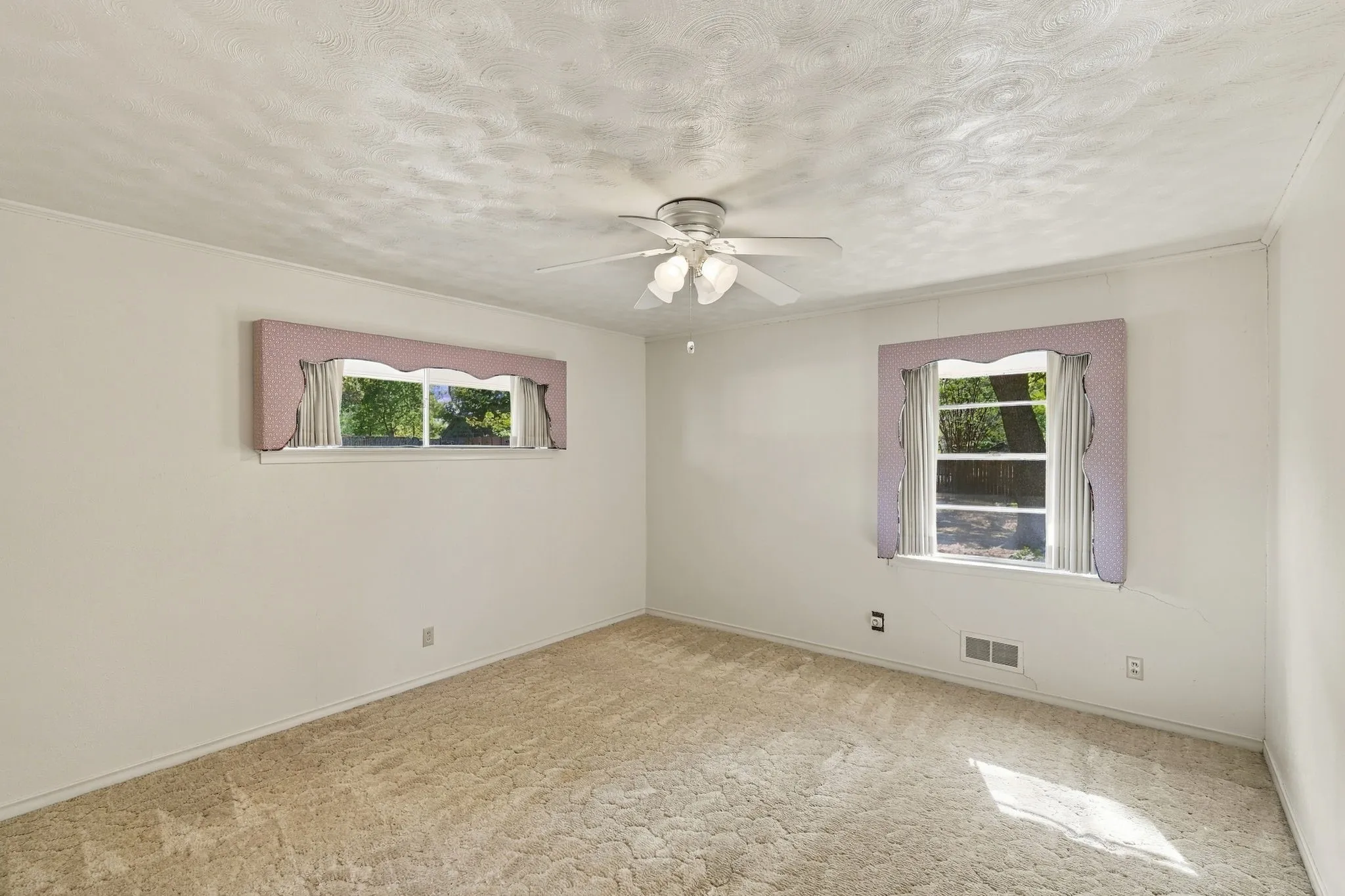 Single Family Residence For Sale in Ellis County , 522 Old Telico Road, Ennis, Texas 75119, 3 Bedroom, 2 Bathroom, 2 Garage spaces, 1,924 Sqft, built in 1962, mls#21406545, Real Estate Agent in Ennis, Homes For Sale in Ellis county, Homes For Sale in Ennis, Realtor in Ennis Texas, Real Estate Brokerage Independent Realty Texas, Luminita Cordes Realtor