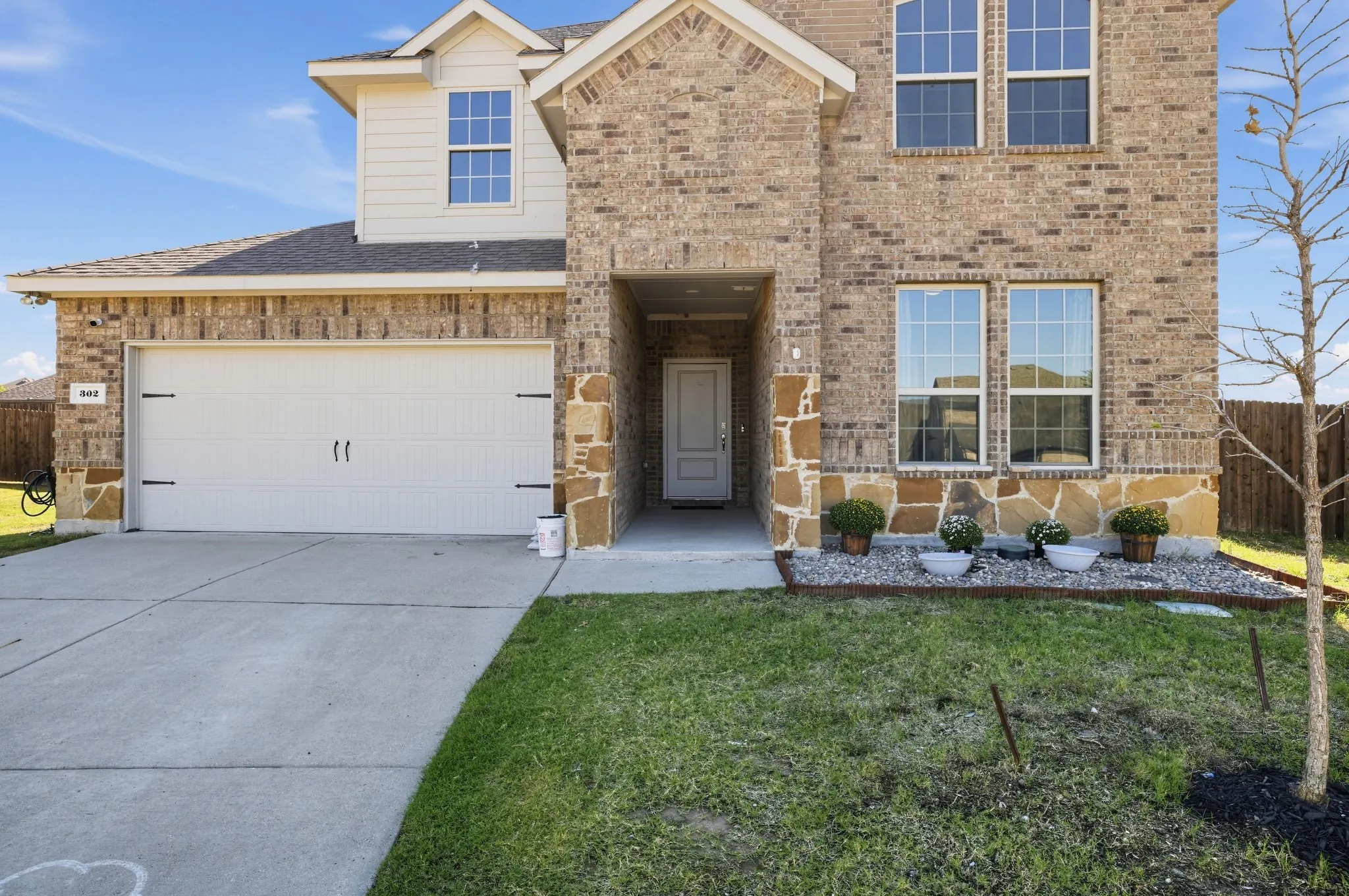 Single Family Residence For Sale in Rockwall County , 302 Cliffmere Drive, Fate, Texas 75087, 4 Bedroom, 3 Bathroom, 2 Garage spaces, 2,349 Sqft, built in 2022, mls#21406458, Real Estate Agent in Fate, Homes For Sale in Rockwall county, Homes For Sale in Fate, Realtor in Fate Texas, Real Estate Brokerage Independent Realty Texas, Luminita Cordes Realtor