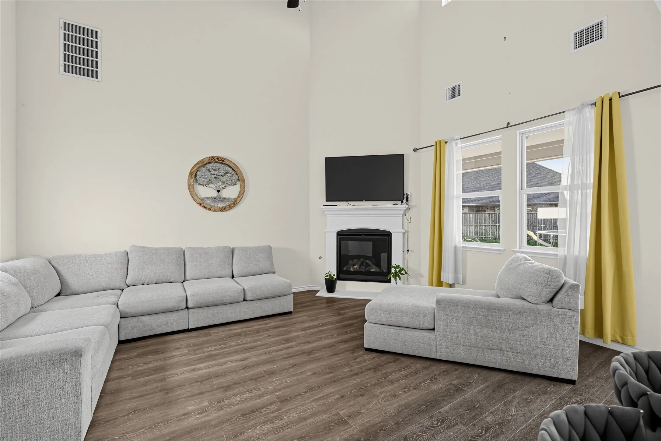 Single Family Residence For Sale in Rockwall County , 302 Cliffmere Drive, Fate, Texas 75087, 4 Bedroom, 3 Bathroom, 2 Garage spaces, 2,349 Sqft, built in 2022, mls#21406458, Real Estate Agent in Fate, Homes For Sale in Rockwall county, Homes For Sale in Fate, Realtor in Fate Texas, Real Estate Brokerage Independent Realty Texas, Luminita Cordes Realtor