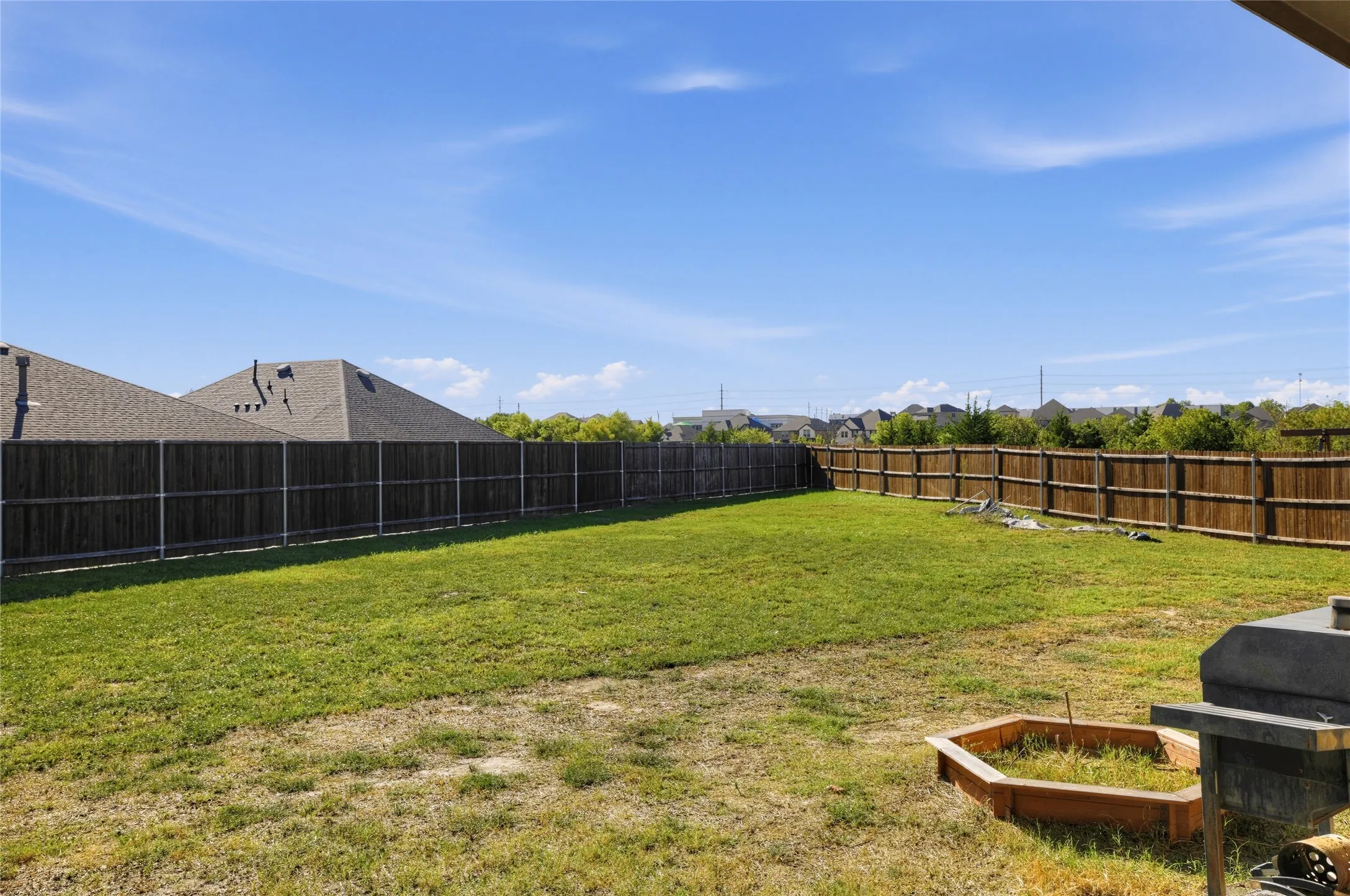 Single Family Residence For Sale in Rockwall County , 302 Cliffmere Drive, Fate, Texas 75087, 4 Bedroom, 3 Bathroom, 2 Garage spaces, 2,349 Sqft, built in 2022, mls#21406458, Real Estate Agent in Fate, Homes For Sale in Rockwall county, Homes For Sale in Fate, Realtor in Fate Texas, Real Estate Brokerage Independent Realty Texas, Luminita Cordes Realtor