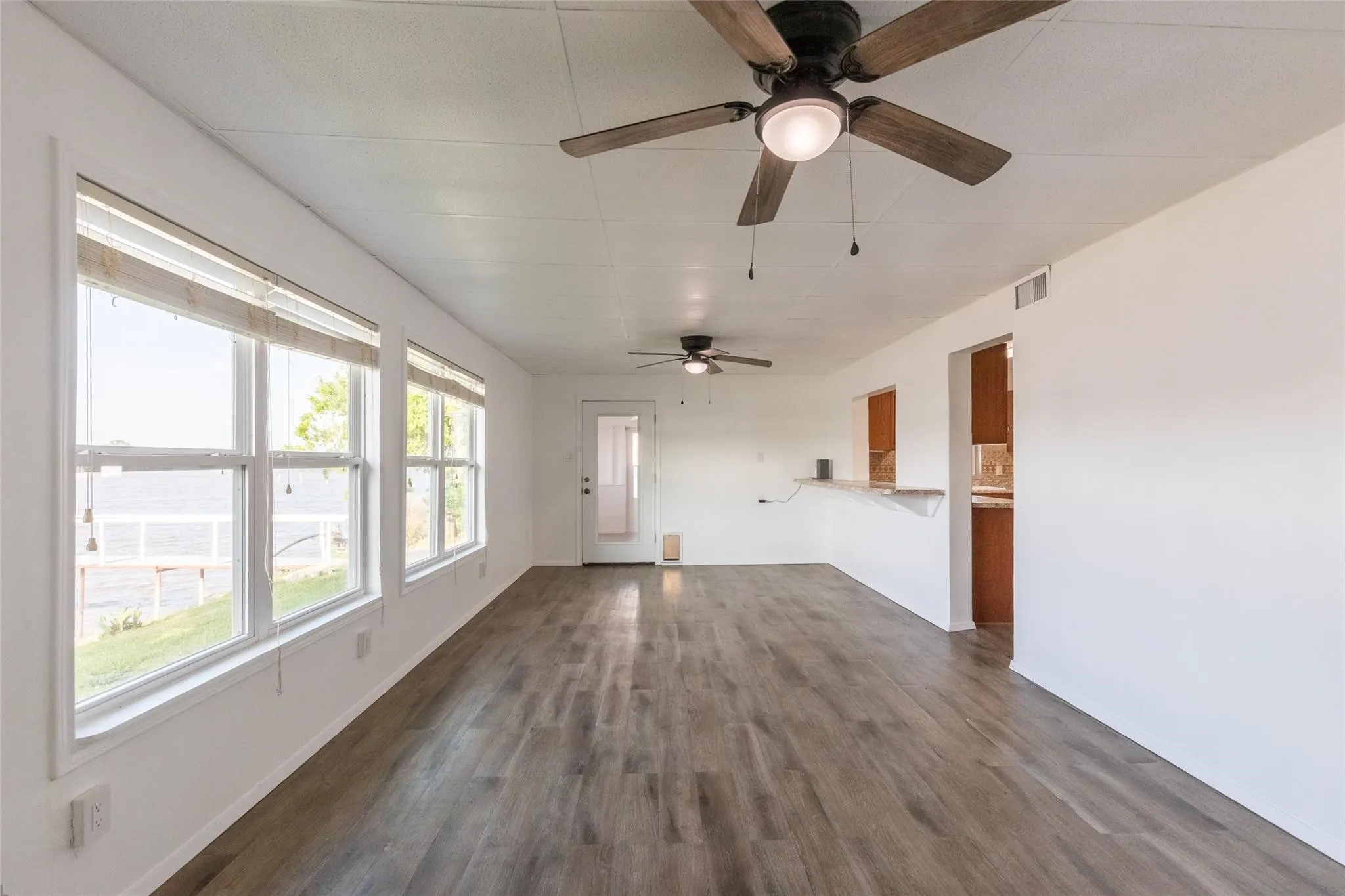 Single Family Residence For Rent in Jones County , 236 War Paint Road, Abilene, Texas 79601, 2 Bedroom, 1 Bathroom, Garage spaces, 984 Sqft, built in 1950, mls#21407247, Real Estate Agent in Abilene, Homes For Rent in Jones county, Homes For Rent in Abilene, Realtor in Abilene Texas, Real Estate Brokerage Independent Realty Texas, Luminita Cordes Realtor