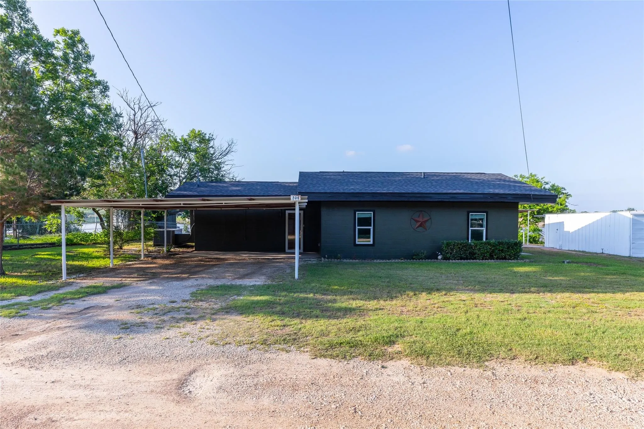 Single Family Residence For Rent in Jones County , 236 War Paint Road, Abilene, Texas 79601, 2 Bedroom, 1 Bathroom, Garage spaces, 984 Sqft, built in 1950, mls#21407247, Real Estate Agent in Abilene, Homes For Rent in Jones county, Homes For Rent in Abilene, Realtor in Abilene Texas, Real Estate Brokerage Independent Realty Texas, Luminita Cordes Realtor