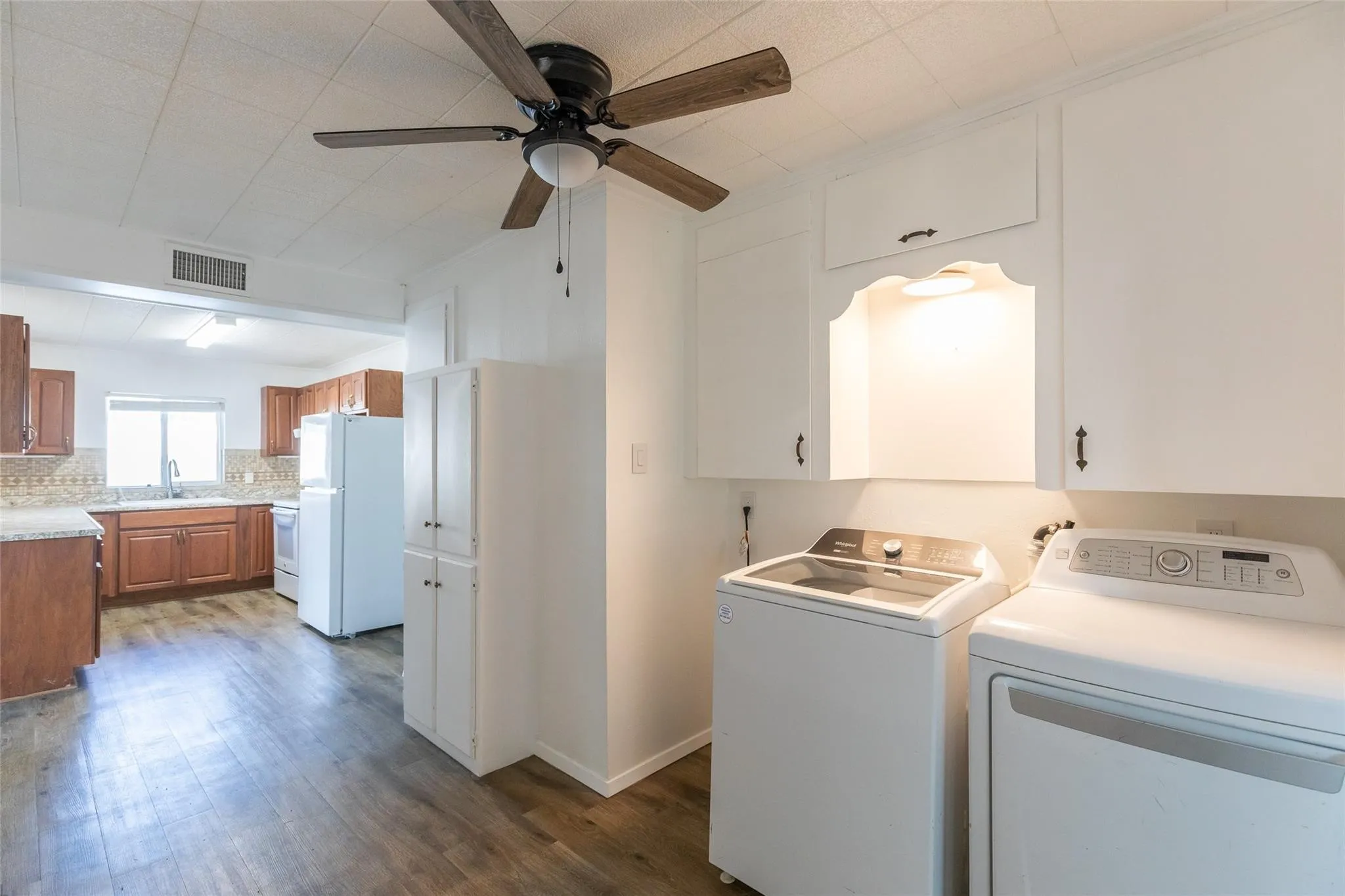 Single Family Residence For Rent in Jones County , 236 War Paint Road, Abilene, Texas 79601, 2 Bedroom, 1 Bathroom, Garage spaces, 984 Sqft, built in 1950, mls#21407247, Real Estate Agent in Abilene, Homes For Rent in Jones county, Homes For Rent in Abilene, Realtor in Abilene Texas, Real Estate Brokerage Independent Realty Texas, Luminita Cordes Realtor