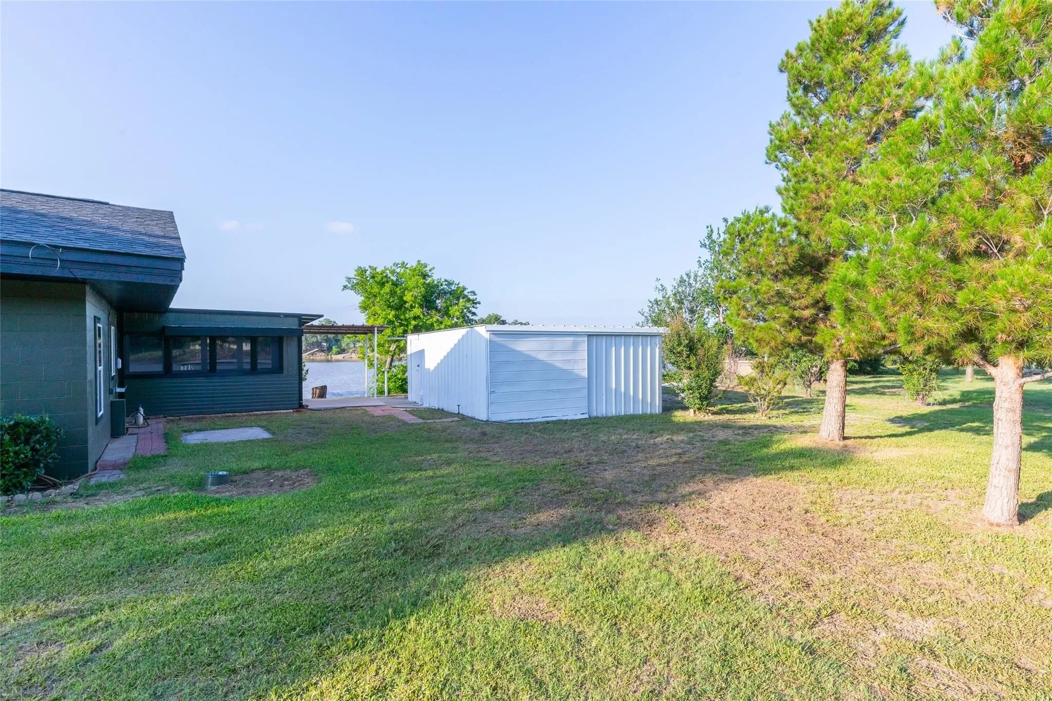 Single Family Residence For Rent in Jones County , 236 War Paint Road, Abilene, Texas 79601, 2 Bedroom, 1 Bathroom, Garage spaces, 984 Sqft, built in 1950, mls#21407247, Real Estate Agent in Abilene, Homes For Rent in Jones county, Homes For Rent in Abilene, Realtor in Abilene Texas, Real Estate Brokerage Independent Realty Texas, Luminita Cordes Realtor