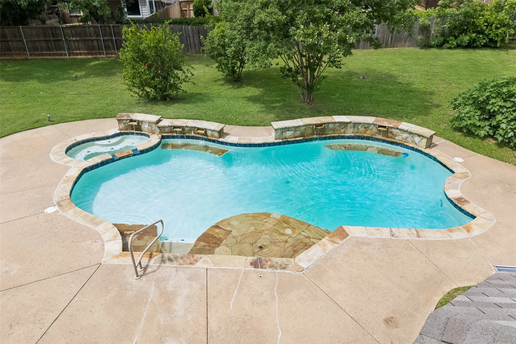 Single Family Residence For Rent in Denton County , 3004 Sagebrush Drive, Flower Mound, Texas 75022, 4 Bedroom, 3 Bathroom, 2 Garage spaces, 2,552 Sqft, built in 1996, mls#21406162, Real Estate Agent in Flower Mound, Homes For Rent in Denton county, Homes For Rent in Flower Mound, Realtor in Flower Mound Texas, Real Estate Brokerage Independent Realty Texas, Luminita Cordes Realtor