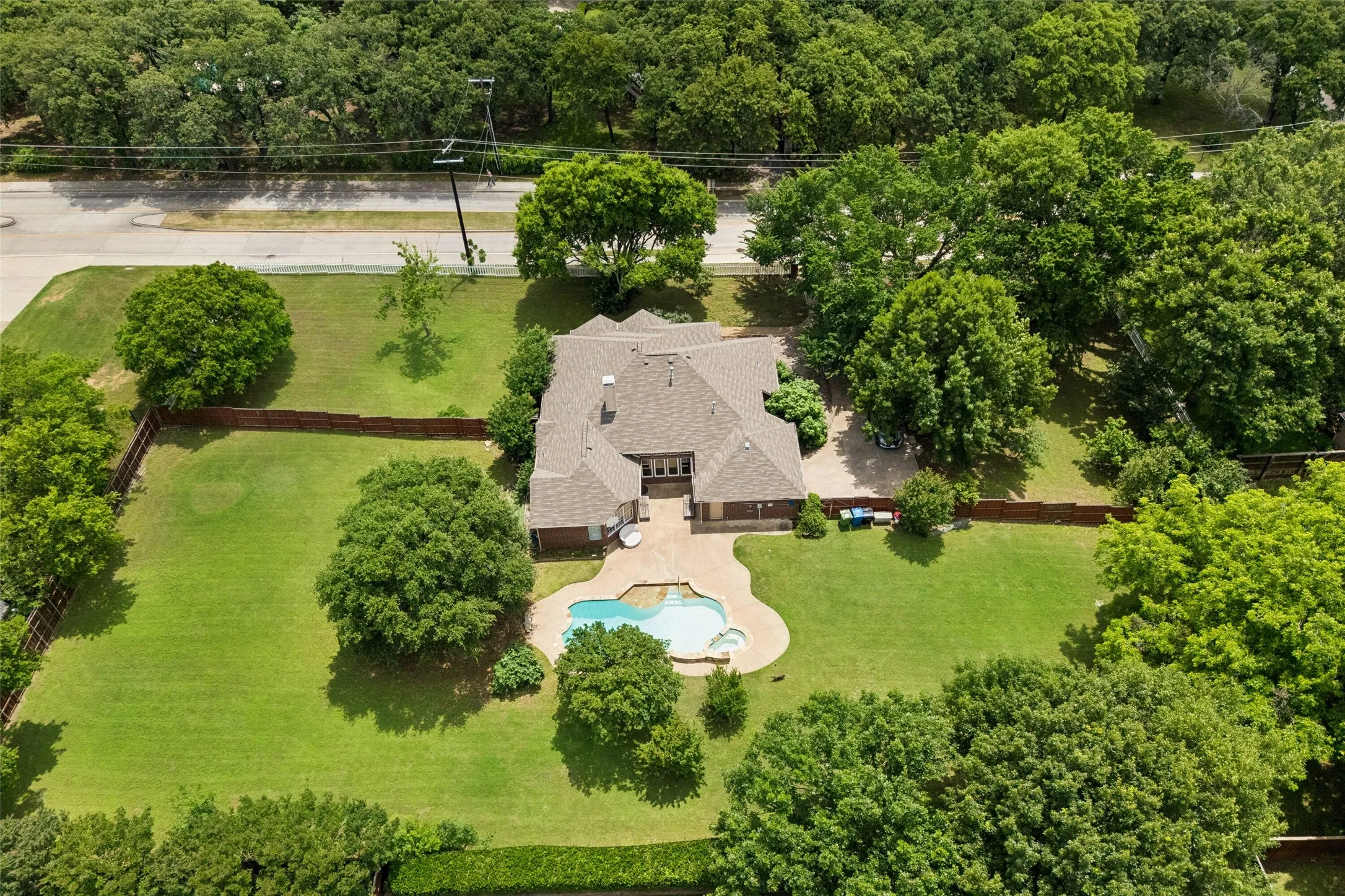 Single Family Residence For Rent in Denton County , 3004 Sagebrush Drive, Flower Mound, Texas 75022, 4 Bedroom, 3 Bathroom, 2 Garage spaces, 2,552 Sqft, built in 1996, mls#21406162, Real Estate Agent in Flower Mound, Homes For Rent in Denton county, Homes For Rent in Flower Mound, Realtor in Flower Mound Texas, Real Estate Brokerage Independent Realty Texas, Luminita Cordes Realtor