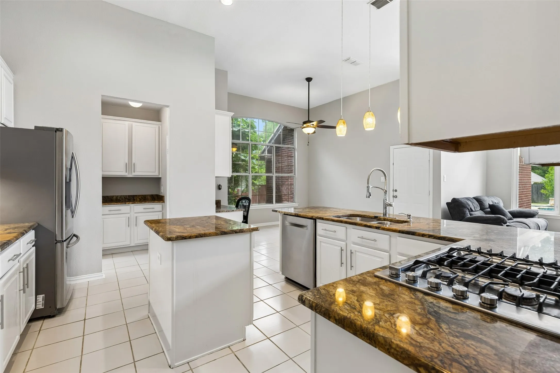 Single Family Residence For Rent in Denton County , 3004 Sagebrush Drive, Flower Mound, Texas 75022, 4 Bedroom, 3 Bathroom, 2 Garage spaces, 2,552 Sqft, built in 1996, mls#21406162, Real Estate Agent in Flower Mound, Homes For Rent in Denton county, Homes For Rent in Flower Mound, Realtor in Flower Mound Texas, Real Estate Brokerage Independent Realty Texas, Luminita Cordes Realtor