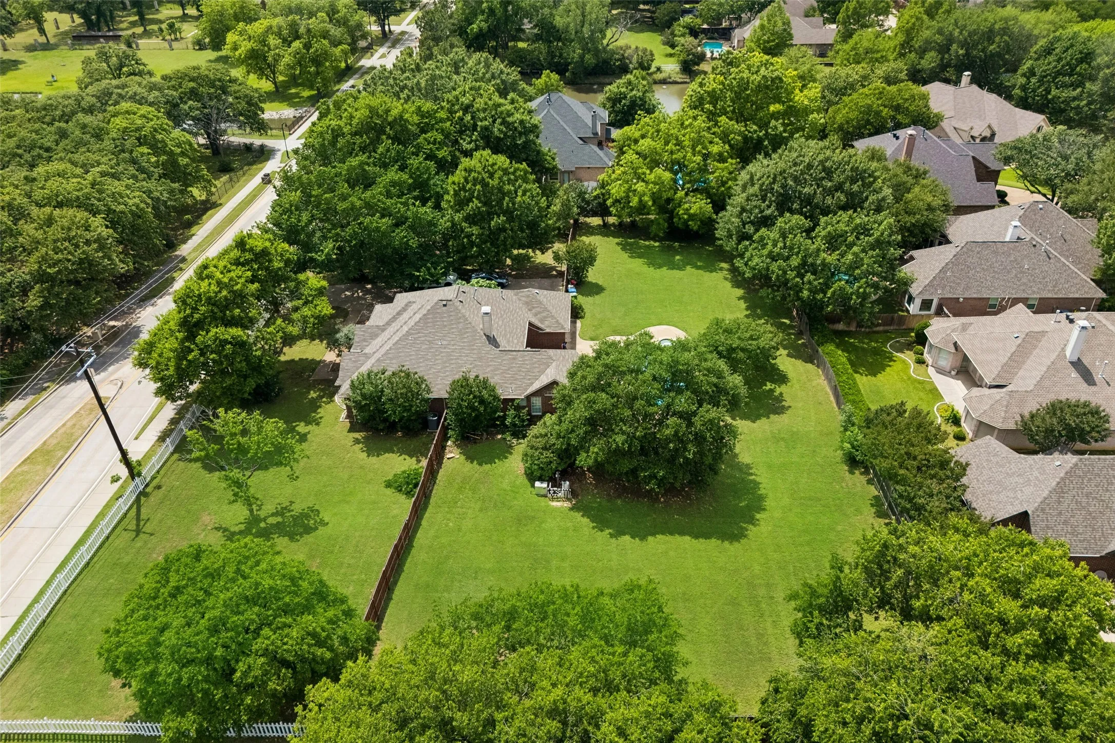 Single Family Residence For Rent in Denton County , 3004 Sagebrush Drive, Flower Mound, Texas 75022, 4 Bedroom, 3 Bathroom, 2 Garage spaces, 2,552 Sqft, built in 1996, mls#21406162, Real Estate Agent in Flower Mound, Homes For Rent in Denton county, Homes For Rent in Flower Mound, Realtor in Flower Mound Texas, Real Estate Brokerage Independent Realty Texas, Luminita Cordes Realtor