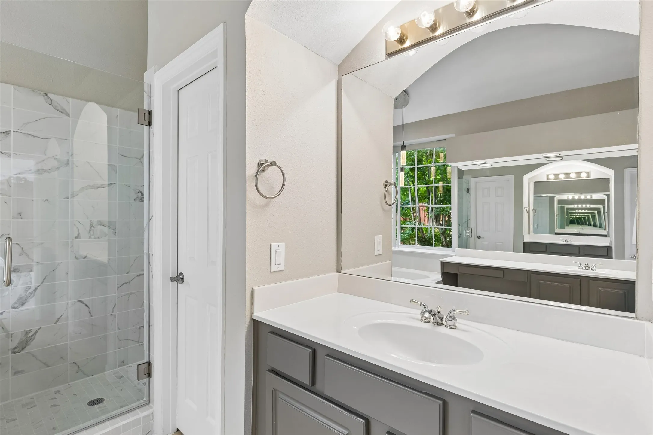 Single Family Residence For Rent in Denton County , 3004 Sagebrush Drive, Flower Mound, Texas 75022, 4 Bedroom, 3 Bathroom, 2 Garage spaces, 2,552 Sqft, built in 1996, mls#21406162, Real Estate Agent in Flower Mound, Homes For Rent in Denton county, Homes For Rent in Flower Mound, Realtor in Flower Mound Texas, Real Estate Brokerage Independent Realty Texas, Luminita Cordes Realtor