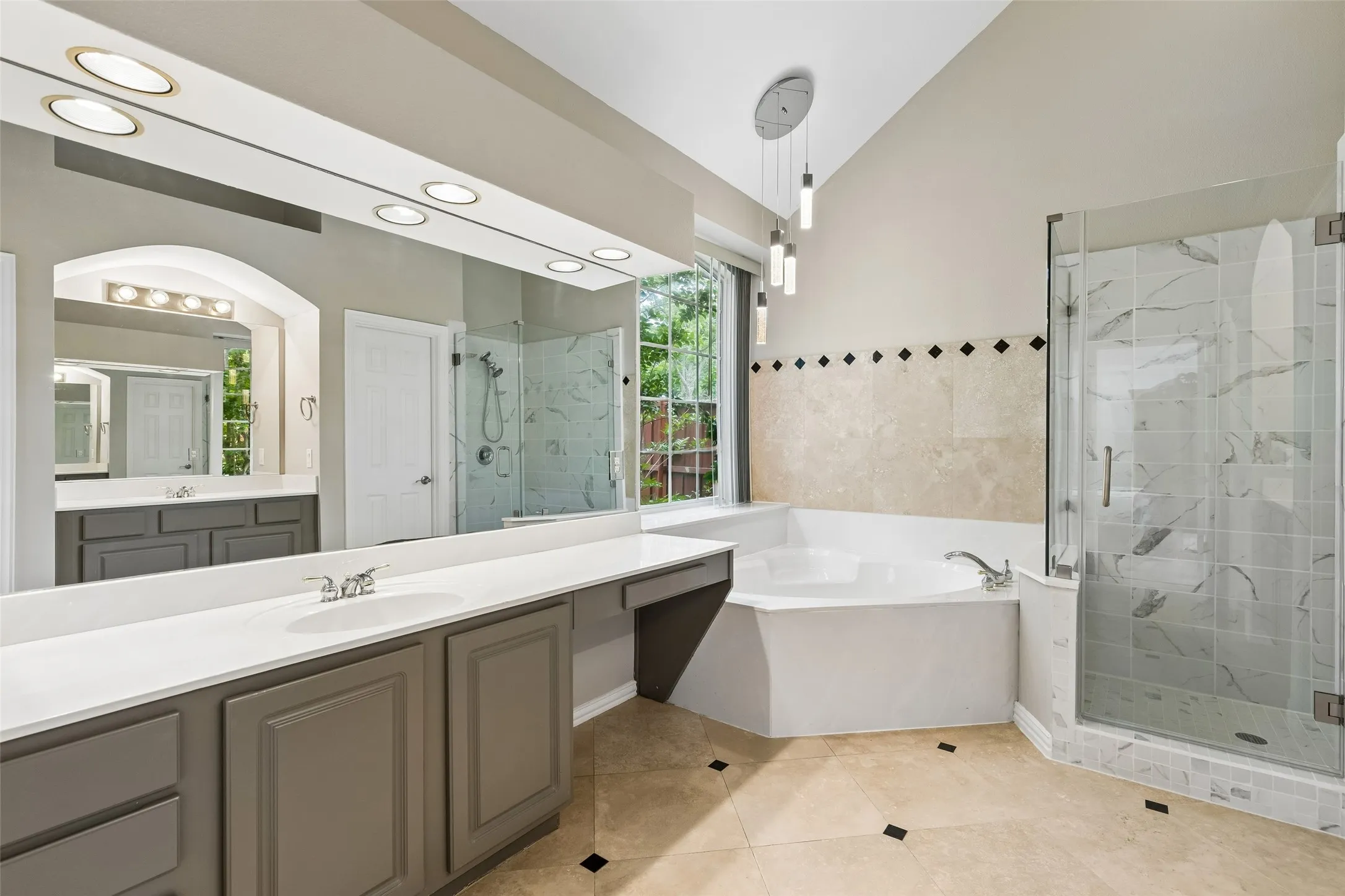 Single Family Residence For Rent in Denton County , 3004 Sagebrush Drive, Flower Mound, Texas 75022, 4 Bedroom, 3 Bathroom, 2 Garage spaces, 2,552 Sqft, built in 1996, mls#21406162, Real Estate Agent in Flower Mound, Homes For Rent in Denton county, Homes For Rent in Flower Mound, Realtor in Flower Mound Texas, Real Estate Brokerage Independent Realty Texas, Luminita Cordes Realtor