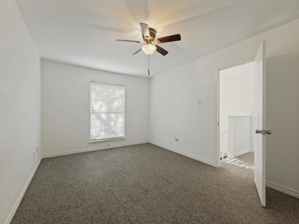 Single Family Residence For Sale in Dallas County , 2109 Via Estrada, Carrollton, Texas 75006, 3 Bedroom, 3 Bathroom, 2 Garage spaces, 1,720 Sqft, built in 1977, mls#21407204, Real Estate Agent in Carrollton, Homes For Sale in Dallas county, Homes For Sale in Carrollton, Realtor in Carrollton Texas, Real Estate Brokerage Independent Realty Texas, Luminita Cordes Realtor
