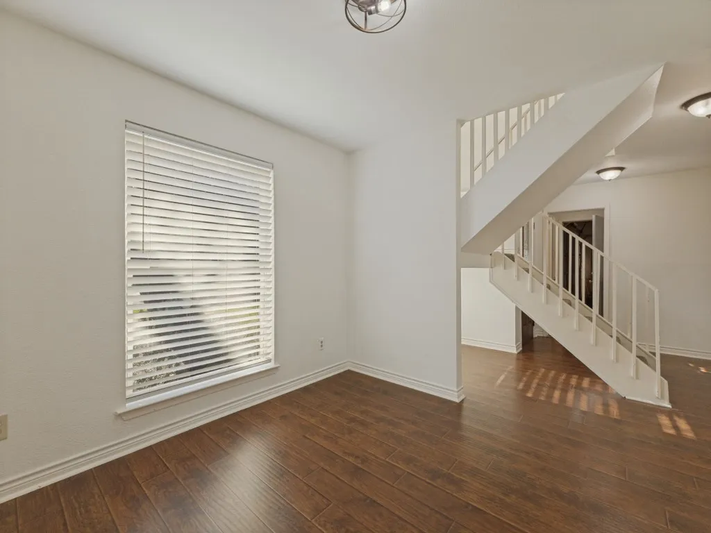 Single Family Residence For Sale in Dallas County , 2109 Via Estrada, Carrollton, Texas 75006, 3 Bedroom, 3 Bathroom, 2 Garage spaces, 1,720 Sqft, built in 1977, mls#21407204, Real Estate Agent in Carrollton, Homes For Sale in Dallas county, Homes For Sale in Carrollton, Realtor in Carrollton Texas, Real Estate Brokerage Independent Realty Texas, Luminita Cordes Realtor