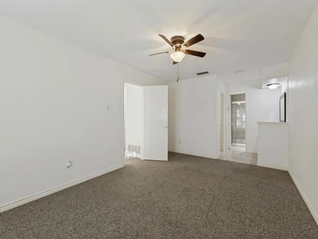 Single Family Residence For Sale in Dallas County , 2109 Via Estrada, Carrollton, Texas 75006, 3 Bedroom, 3 Bathroom, 2 Garage spaces, 1,720 Sqft, built in 1977, mls#21407204, Real Estate Agent in Carrollton, Homes For Sale in Dallas county, Homes For Sale in Carrollton, Realtor in Carrollton Texas, Real Estate Brokerage Independent Realty Texas, Luminita Cordes Realtor
