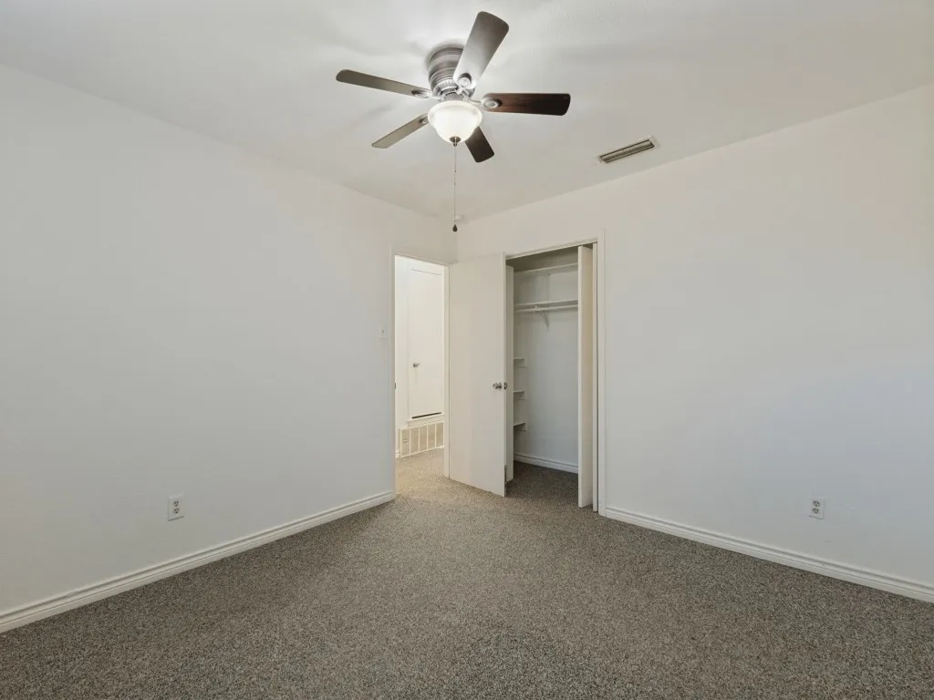 Single Family Residence For Sale in Dallas County , 2109 Via Estrada, Carrollton, Texas 75006, 3 Bedroom, 3 Bathroom, 2 Garage spaces, 1,720 Sqft, built in 1977, mls#21407204, Real Estate Agent in Carrollton, Homes For Sale in Dallas county, Homes For Sale in Carrollton, Realtor in Carrollton Texas, Real Estate Brokerage Independent Realty Texas, Luminita Cordes Realtor