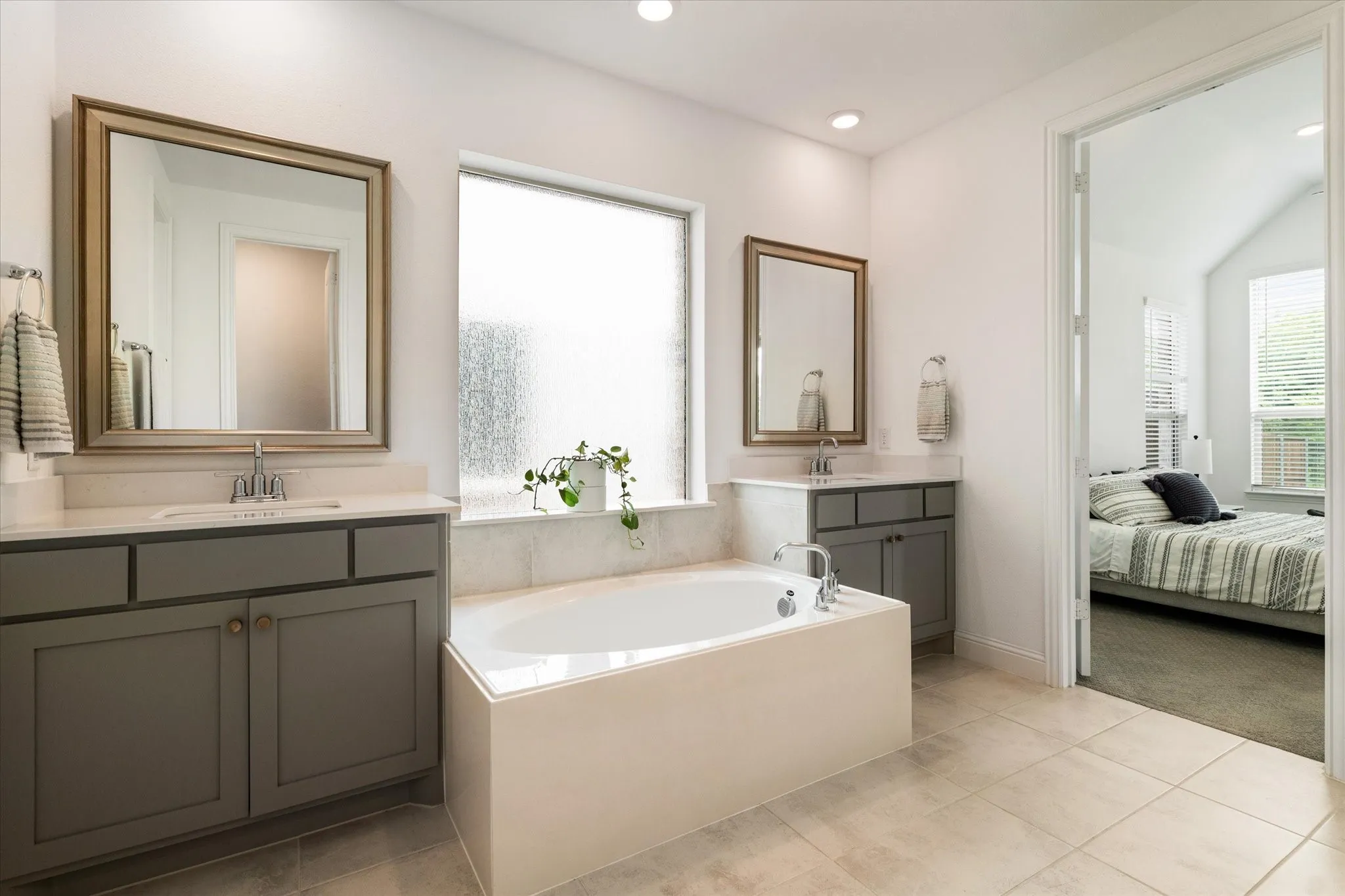 Single Family Residence For Sale in Denton County , 302 Dove Falls Drive, Argyle, Texas 76226, 5 Bedroom, 4 Bathroom, 2 Garage spaces, 3,534 Sqft, built in 2021, mls#21407226, Real Estate Agent in Argyle, Homes For Sale in Denton county, Homes For Sale in Argyle, Realtor in Argyle Texas, Real Estate Brokerage Independent Realty Texas, Luminita Cordes Realtor