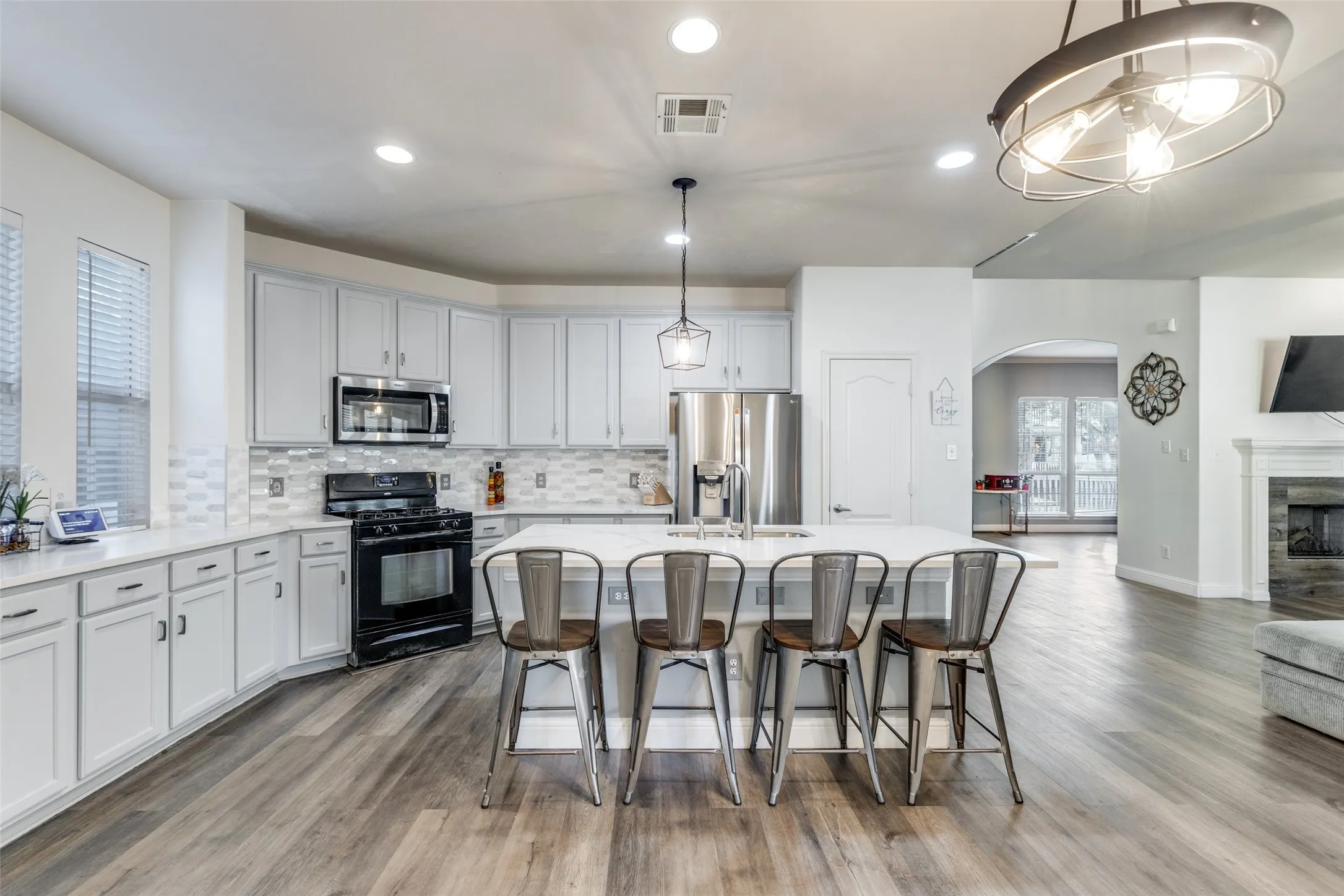 Single Family Residence For Sale in Denton County , 1521 Cotton Gin Drive, Savannah, Texas 76227, 4 Bedroom, 3 Bathroom, 2 Garage spaces, 2,754 Sqft, built in 2005, mls#21407253, Real Estate Agent in Savannah, Homes For Sale in Denton county, Homes For Sale in Savannah, Realtor in Savannah Texas, Real Estate Brokerage Independent Realty Texas, Luminita Cordes Realtor
