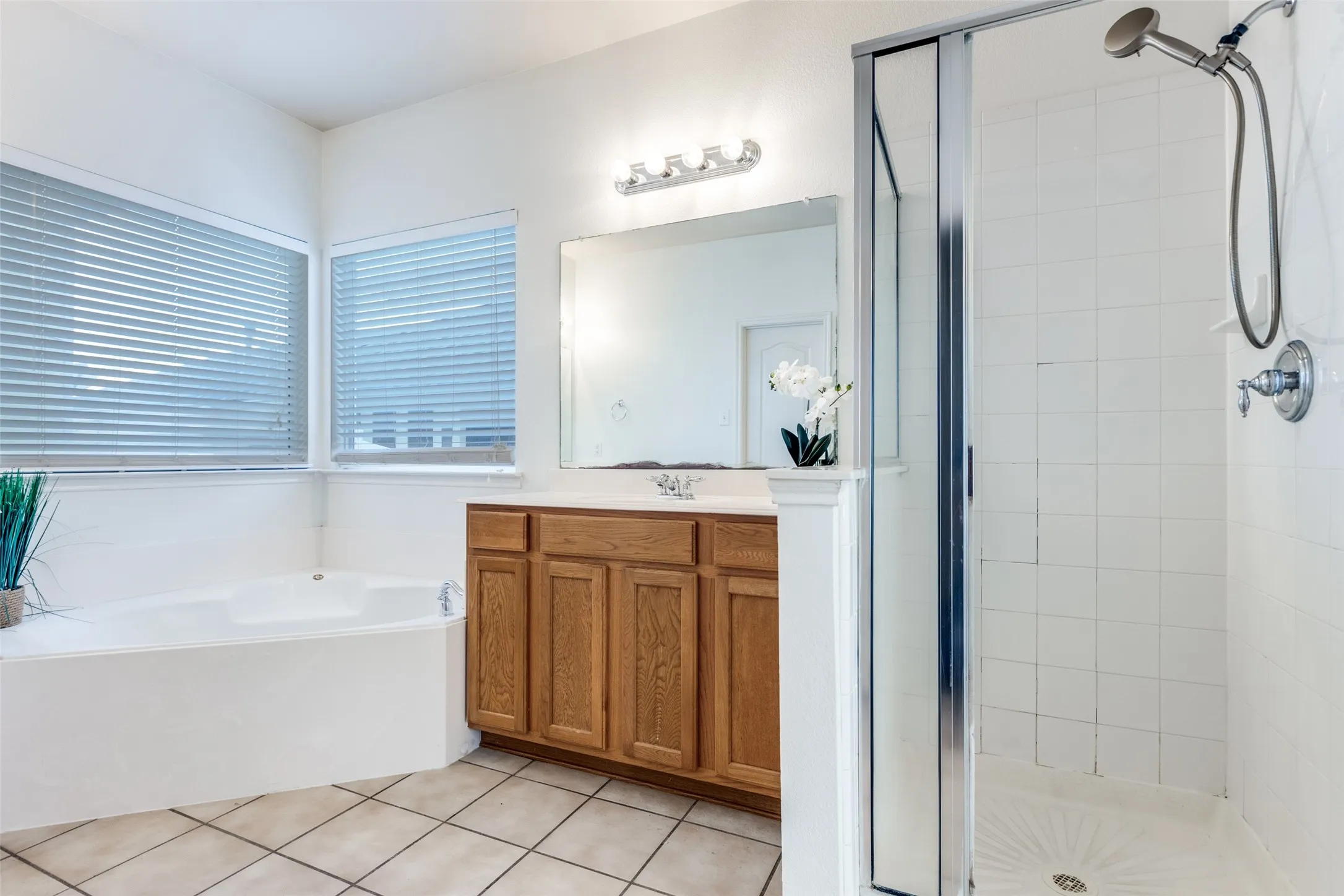 Single Family Residence For Sale in Denton County , 1521 Cotton Gin Drive, Savannah, Texas 76227, 4 Bedroom, 3 Bathroom, 2 Garage spaces, 2,754 Sqft, built in 2005, mls#21407253, Real Estate Agent in Savannah, Homes For Sale in Denton county, Homes For Sale in Savannah, Realtor in Savannah Texas, Real Estate Brokerage Independent Realty Texas, Luminita Cordes Realtor