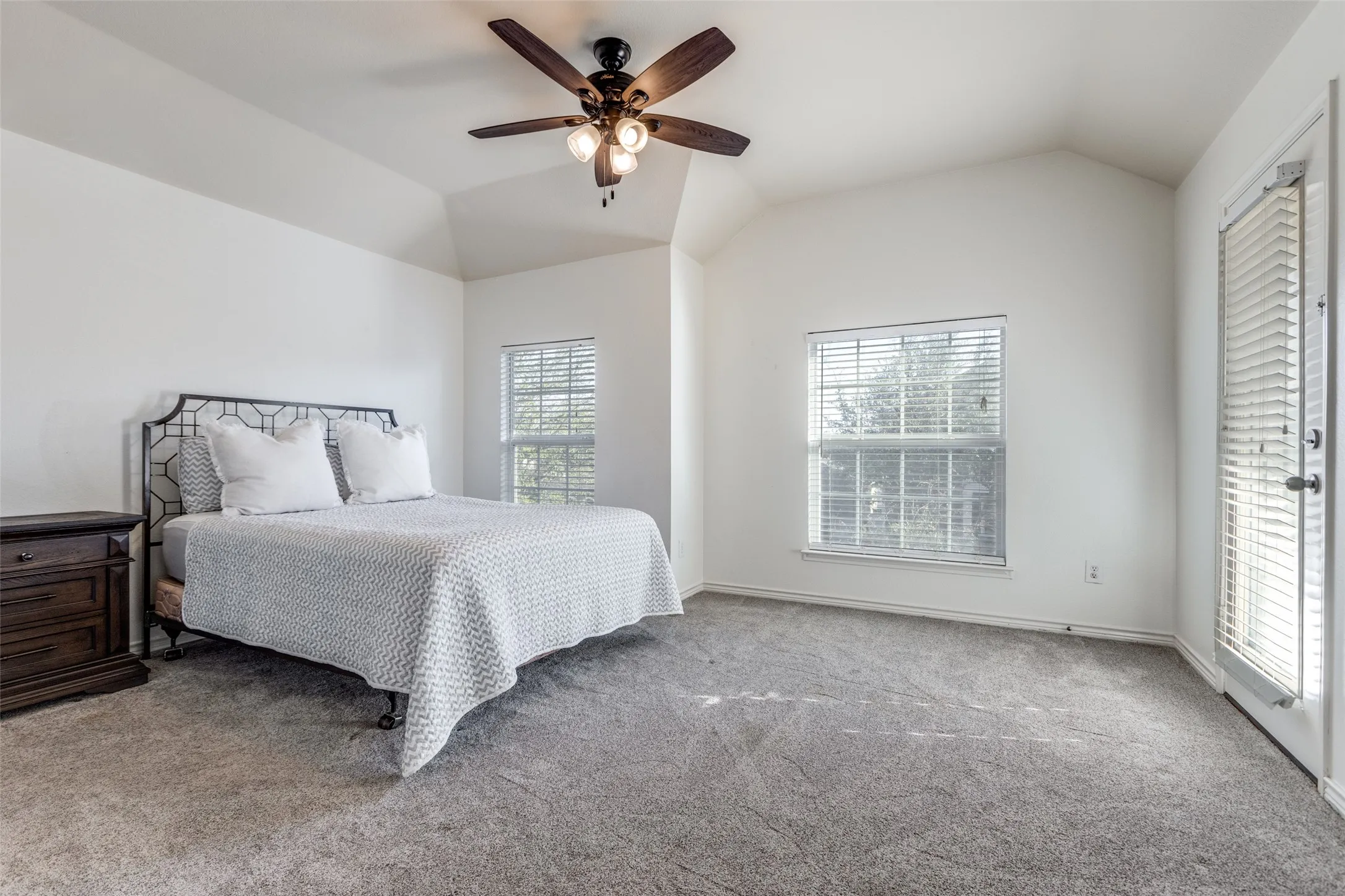 Single Family Residence For Sale in Denton County , 1521 Cotton Gin Drive, Savannah, Texas 76227, 4 Bedroom, 3 Bathroom, 2 Garage spaces, 2,754 Sqft, built in 2005, mls#21407253, Real Estate Agent in Savannah, Homes For Sale in Denton county, Homes For Sale in Savannah, Realtor in Savannah Texas, Real Estate Brokerage Independent Realty Texas, Luminita Cordes Realtor
