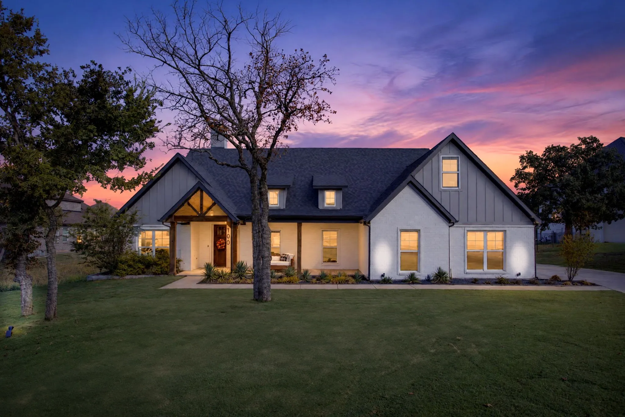 Single Family Residence For Sale in Parker County , 100 Fairway View Court, Lipan, Texas 76462, 4 Bedroom, 4 Bathroom, 4 Garage spaces, 3,105 Sqft, built in 2022, mls#21407150, Real Estate Agent in Lipan, Homes For Sale in Parker county, Homes For Sale in Lipan, Realtor in Lipan Texas, Real Estate Brokerage Independent Realty Texas, Luminita Cordes Realtor