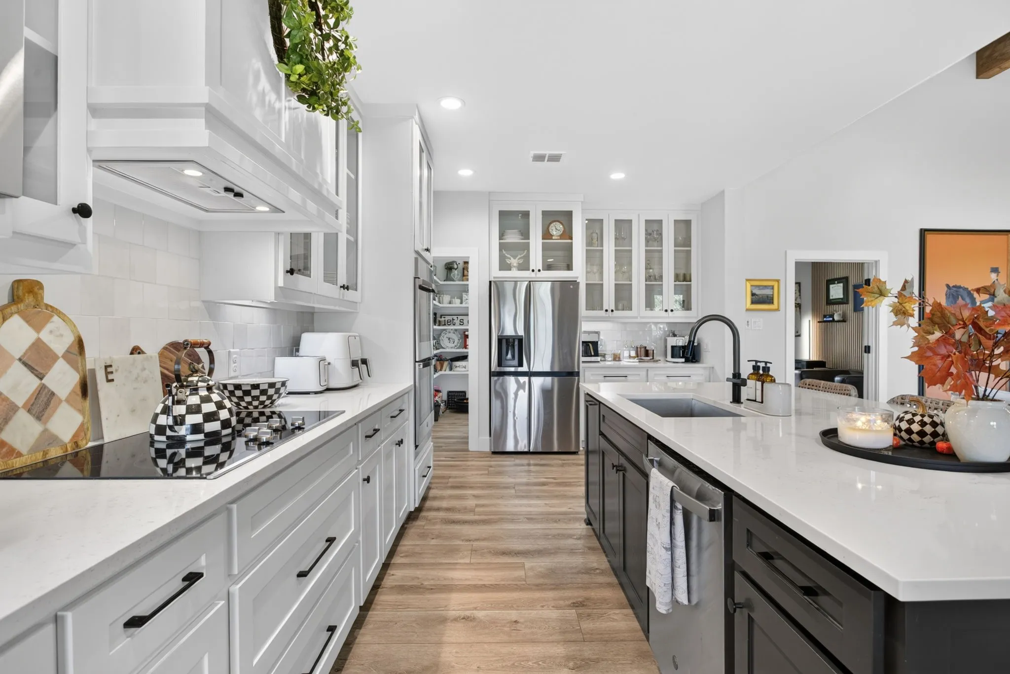 Single Family Residence For Sale in Parker County , 100 Fairway View Court, Lipan, Texas 76462, 4 Bedroom, 4 Bathroom, 4 Garage spaces, 3,105 Sqft, built in 2022, mls#21407150, Real Estate Agent in Lipan, Homes For Sale in Parker county, Homes For Sale in Lipan, Realtor in Lipan Texas, Real Estate Brokerage Independent Realty Texas, Luminita Cordes Realtor