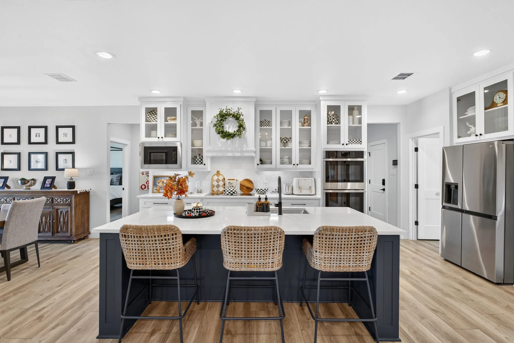 Single Family Residence For Sale in Parker County , 100 Fairway View Court, Lipan, Texas 76462, 4 Bedroom, 4 Bathroom, 4 Garage spaces, 3,105 Sqft, built in 2022, mls#21407150, Real Estate Agent in Lipan, Homes For Sale in Parker county, Homes For Sale in Lipan, Realtor in Lipan Texas, Real Estate Brokerage Independent Realty Texas, Luminita Cordes Realtor