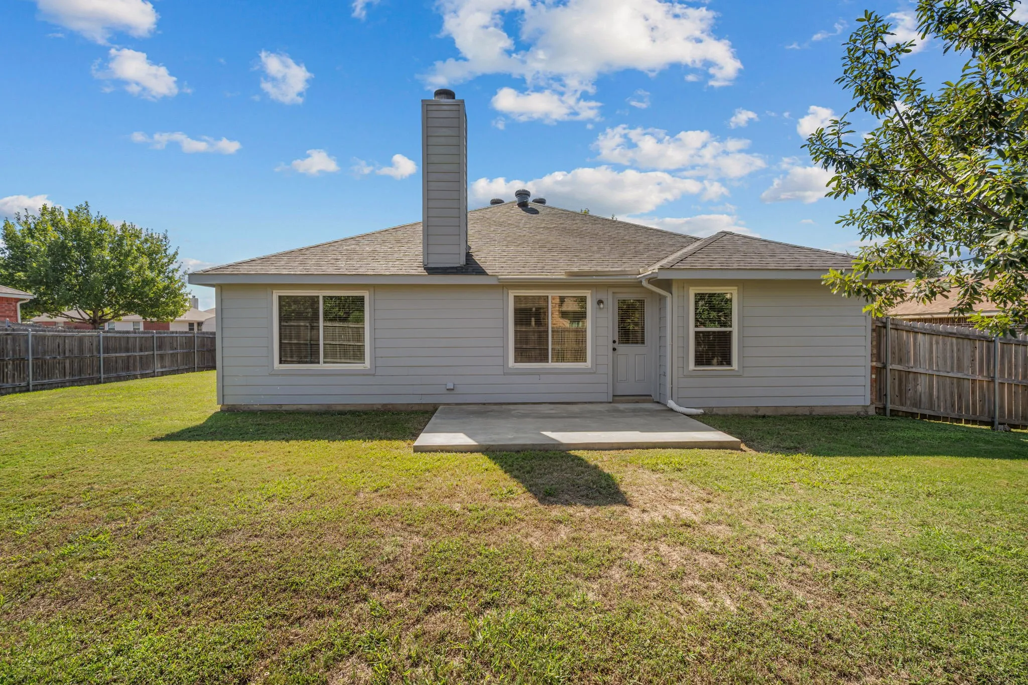 Single Family Residence For Sale in Denton County , 1608 Morin Drive, Denton, Texas 76207, 3 Bedroom, 2 Bathroom, 2 Garage spaces, 1,532 Sqft, built in 2004, mls#21365371, Real Estate Agent in Denton, Homes For Sale in Denton county, Homes For Sale in Denton, Realtor in Denton Texas, Real Estate Brokerage Independent Realty Texas, Luminita Cordes Realtor