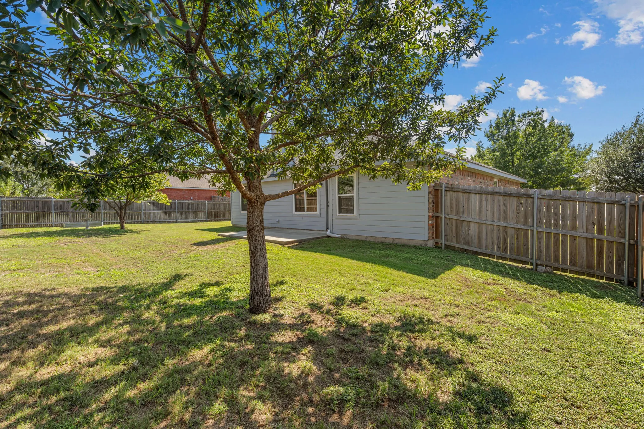 Single Family Residence For Sale in Denton County , 1608 Morin Drive, Denton, Texas 76207, 3 Bedroom, 2 Bathroom, 2 Garage spaces, 1,532 Sqft, built in 2004, mls#21365371, Real Estate Agent in Denton, Homes For Sale in Denton county, Homes For Sale in Denton, Realtor in Denton Texas, Real Estate Brokerage Independent Realty Texas, Luminita Cordes Realtor