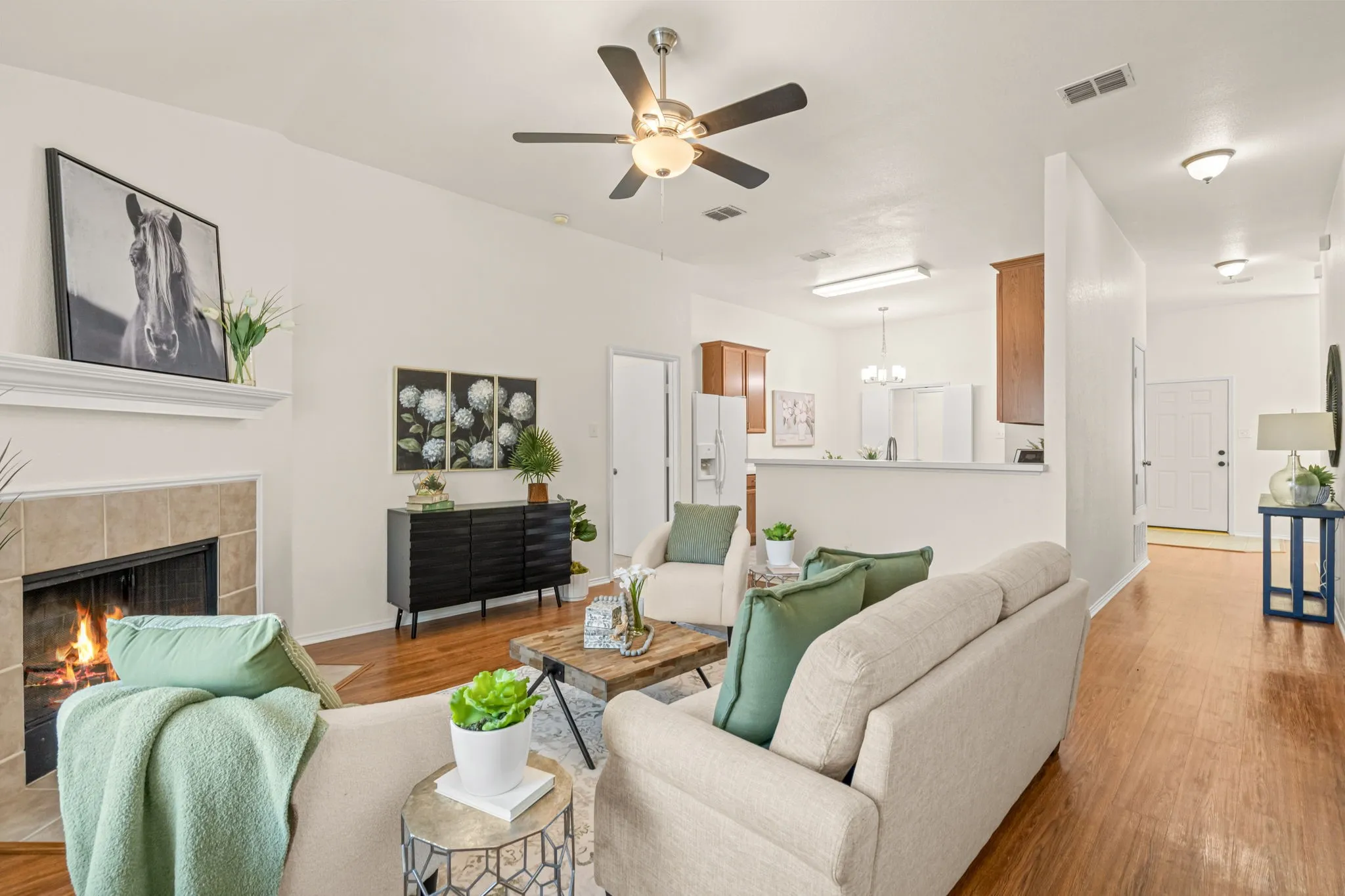 Single Family Residence For Sale in Denton County , 1608 Morin Drive, Denton, Texas 76207, 3 Bedroom, 2 Bathroom, 2 Garage spaces, 1,532 Sqft, built in 2004, mls#21365371, Real Estate Agent in Denton, Homes For Sale in Denton county, Homes For Sale in Denton, Realtor in Denton Texas, Real Estate Brokerage Independent Realty Texas, Luminita Cordes Realtor