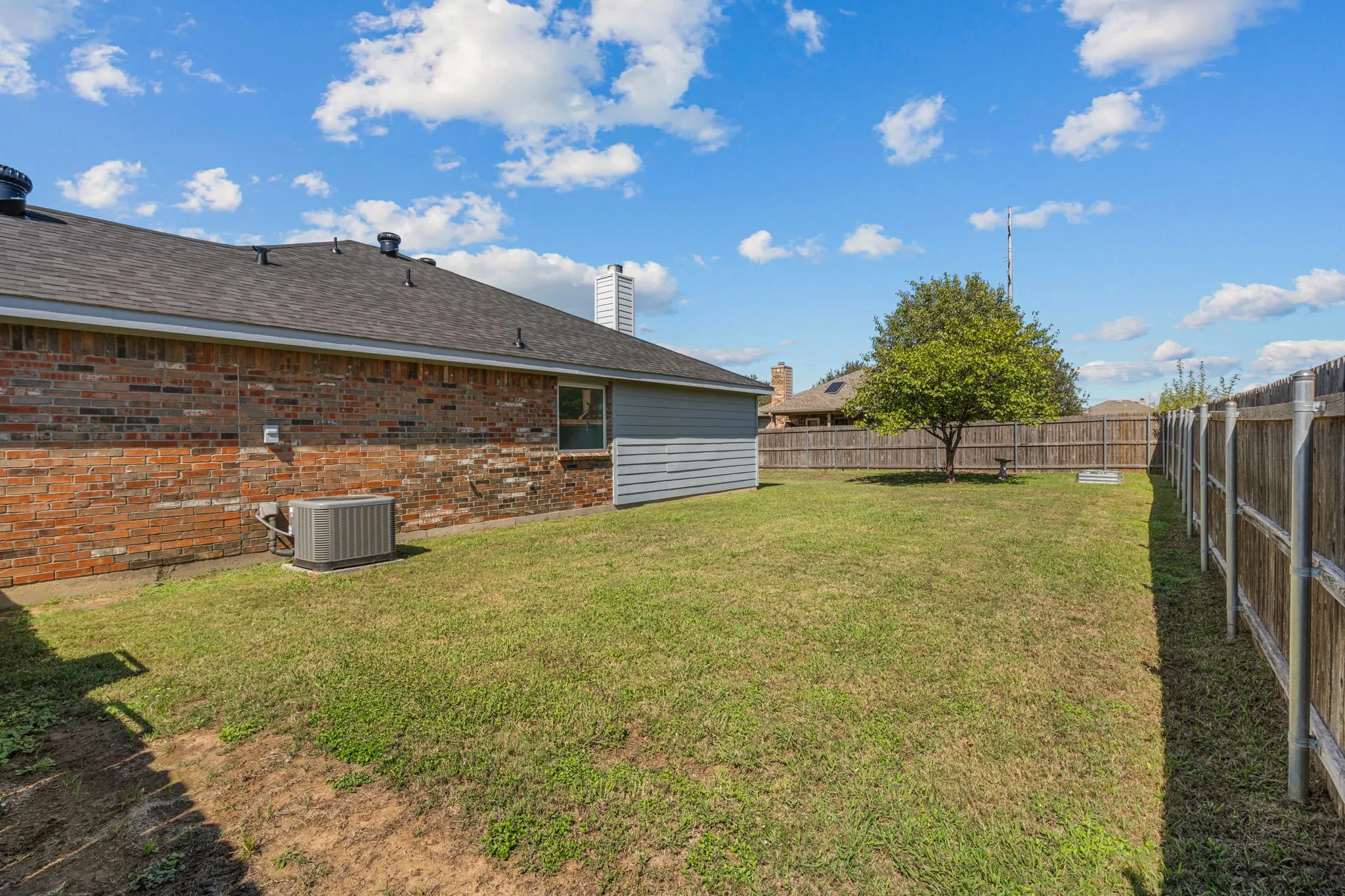 Large side yard