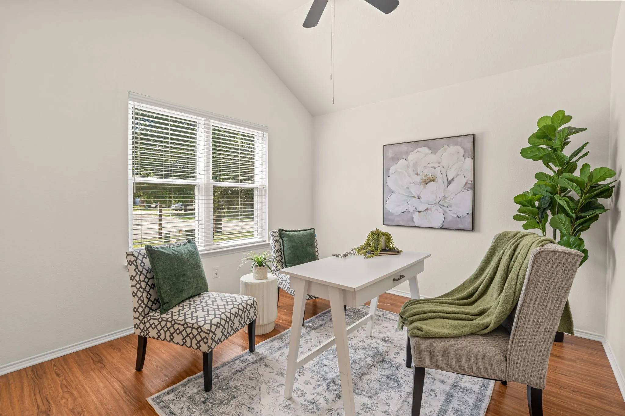 Single Family Residence For Sale in Denton County , 1608 Morin Drive, Denton, Texas 76207, 3 Bedroom, 2 Bathroom, 2 Garage spaces, 1,532 Sqft, built in 2004, mls#21365371, Real Estate Agent in Denton, Homes For Sale in Denton county, Homes For Sale in Denton, Realtor in Denton Texas, Real Estate Brokerage Independent Realty Texas, Luminita Cordes Realtor