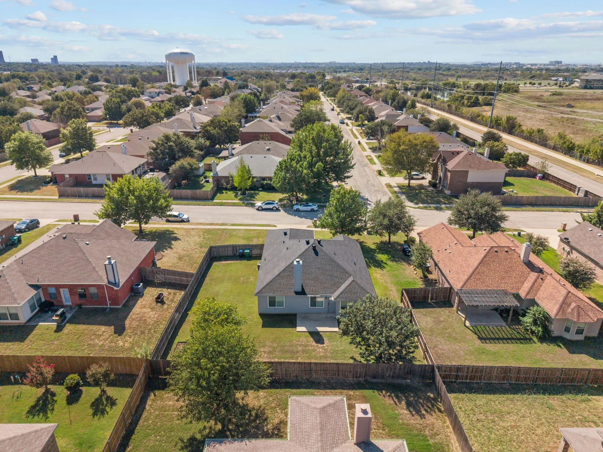 Single Family Residence For Sale in Denton County , 1608 Morin Drive, Denton, Texas 76207, 3 Bedroom, 2 Bathroom, 2 Garage spaces, 1,532 Sqft, built in 2004, mls#21365371, Real Estate Agent in Denton, Homes For Sale in Denton county, Homes For Sale in Denton, Realtor in Denton Texas, Real Estate Brokerage Independent Realty Texas, Luminita Cordes Realtor