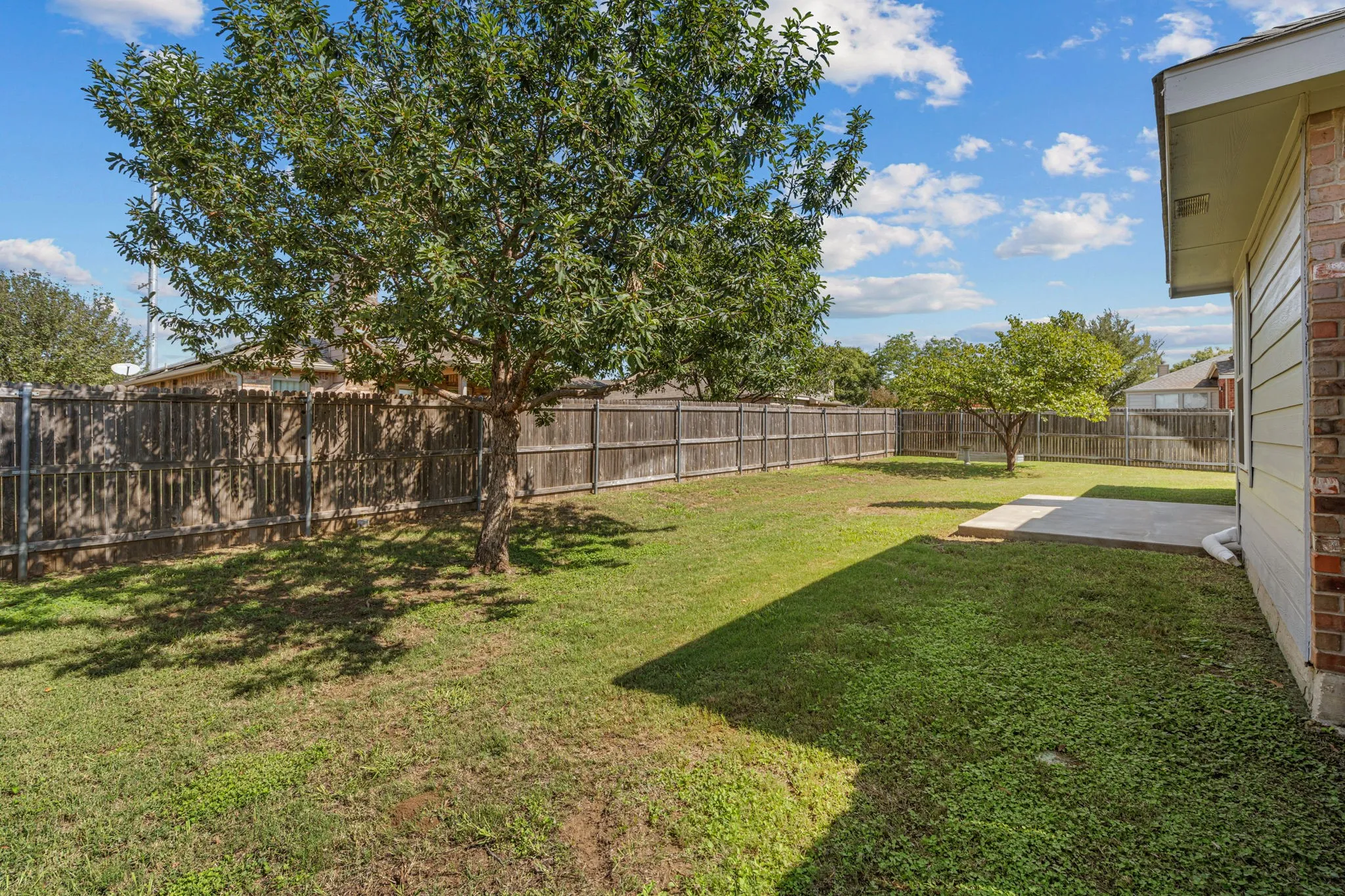Single Family Residence For Sale in Denton County , 1608 Morin Drive, Denton, Texas 76207, 3 Bedroom, 2 Bathroom, 2 Garage spaces, 1,532 Sqft, built in 2004, mls#21365371, Real Estate Agent in Denton, Homes For Sale in Denton county, Homes For Sale in Denton, Realtor in Denton Texas, Real Estate Brokerage Independent Realty Texas, Luminita Cordes Realtor