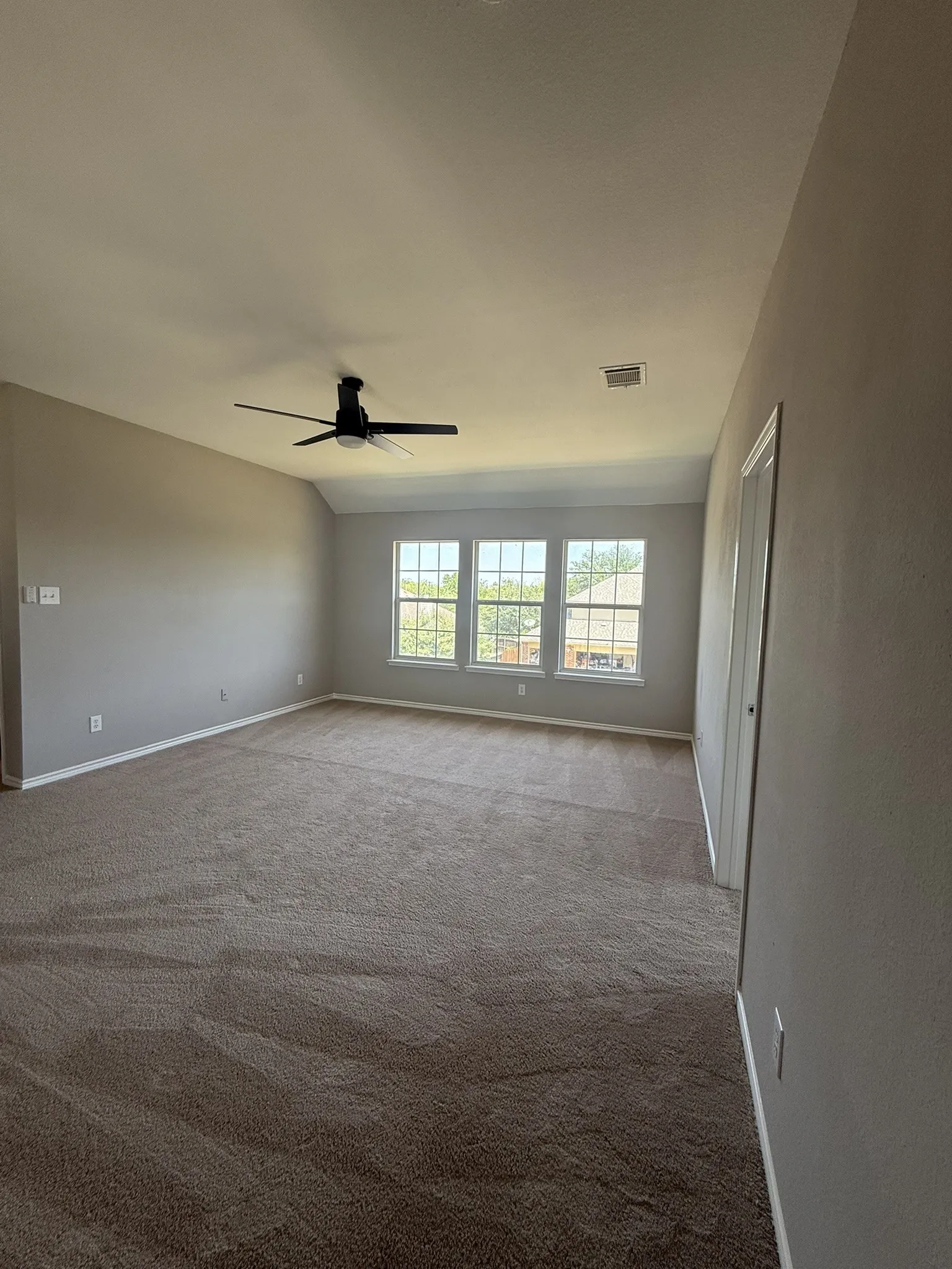 Single Family Residence For Rent in Denton County , 1220 Resaca Drive, Frisco, Texas 75033, 5 Bedroom, 4 Bathroom, 2 Garage spaces, 3,057 Sqft, built in 2003, mls#21407260, Real Estate Agent in Frisco, Homes For Rent in Denton county, Homes For Rent in Frisco, Realtor in Frisco Texas, Real Estate Brokerage Independent Realty Texas, Luminita Cordes Realtor