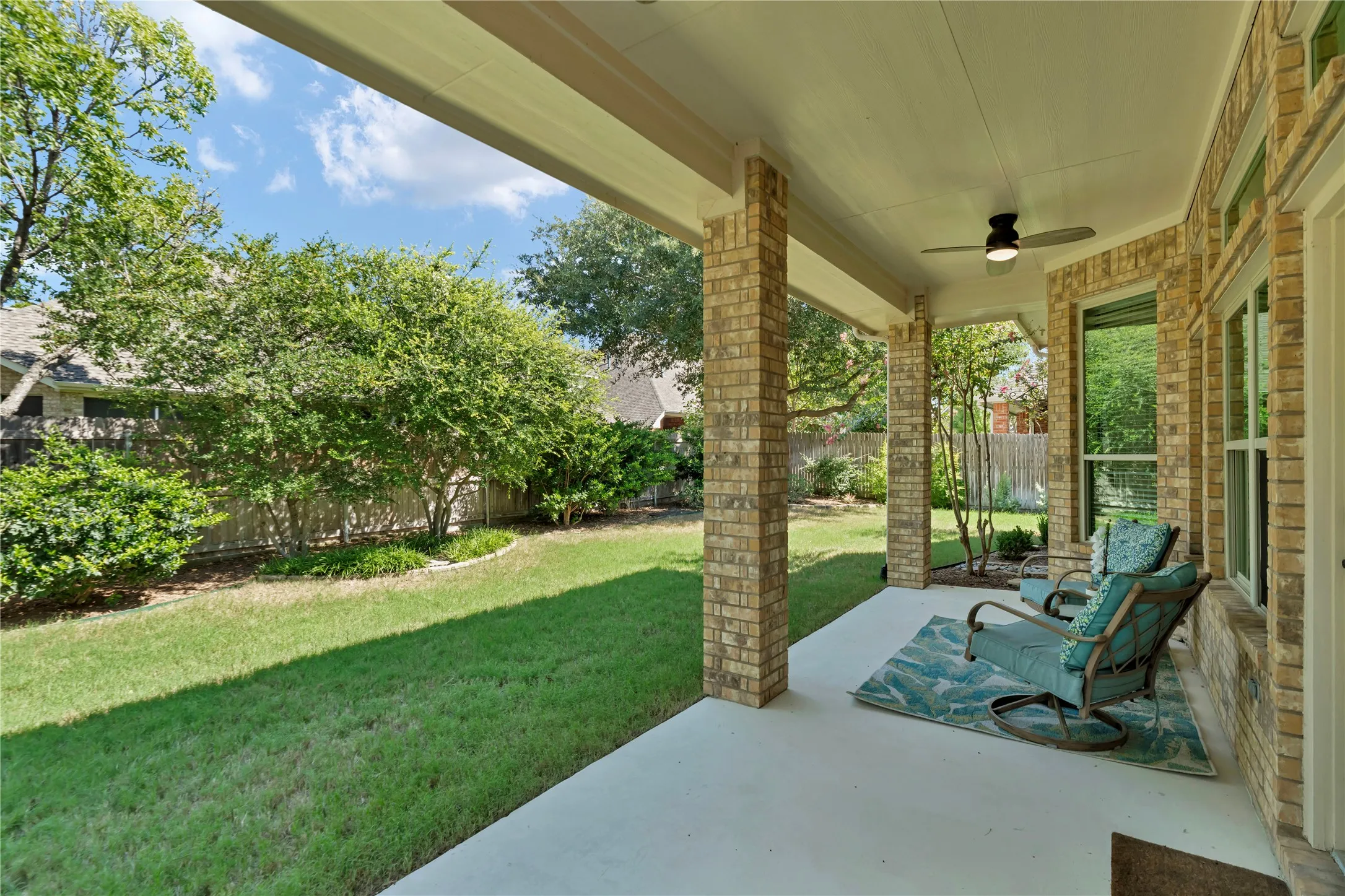 Single Family Residence For Sale in Tarrant County , 1302 Rosebriar Lane, Mansfield, Texas 76063, 3 Bedroom, 2 Bathroom, 3 Garage spaces, 2,441 Sqft, built in 2002, mls#21401155, Real Estate Agent in Mansfield, Homes For Sale in Tarrant county, Homes For Sale in Mansfield, Realtor in Mansfield Texas, Real Estate Brokerage Independent Realty Texas, Luminita Cordes Realtor
