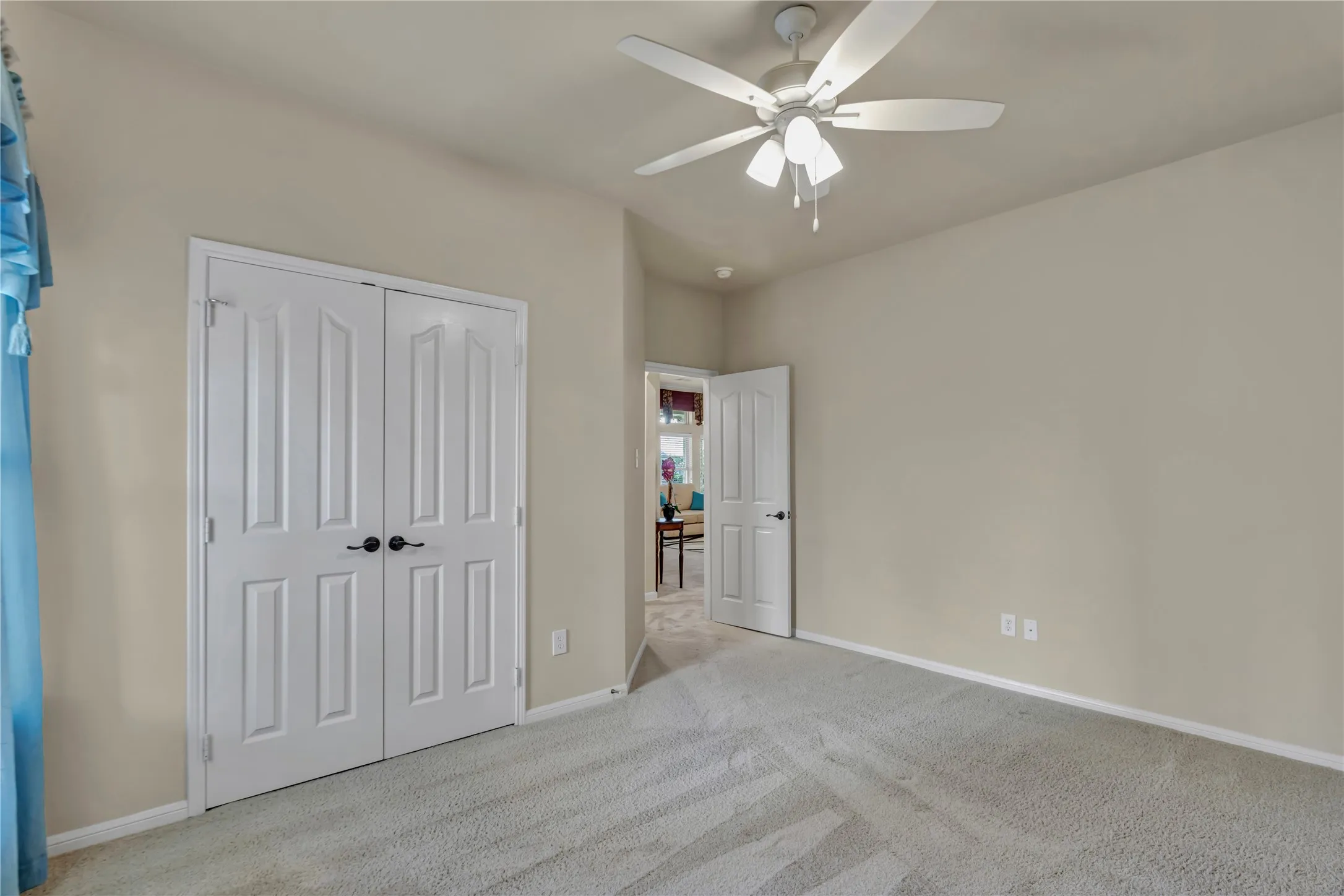 Single Family Residence For Sale in Tarrant County , 1302 Rosebriar Lane, Mansfield, Texas 76063, 3 Bedroom, 2 Bathroom, 3 Garage spaces, 2,441 Sqft, built in 2002, mls#21401155, Real Estate Agent in Mansfield, Homes For Sale in Tarrant county, Homes For Sale in Mansfield, Realtor in Mansfield Texas, Real Estate Brokerage Independent Realty Texas, Luminita Cordes Realtor