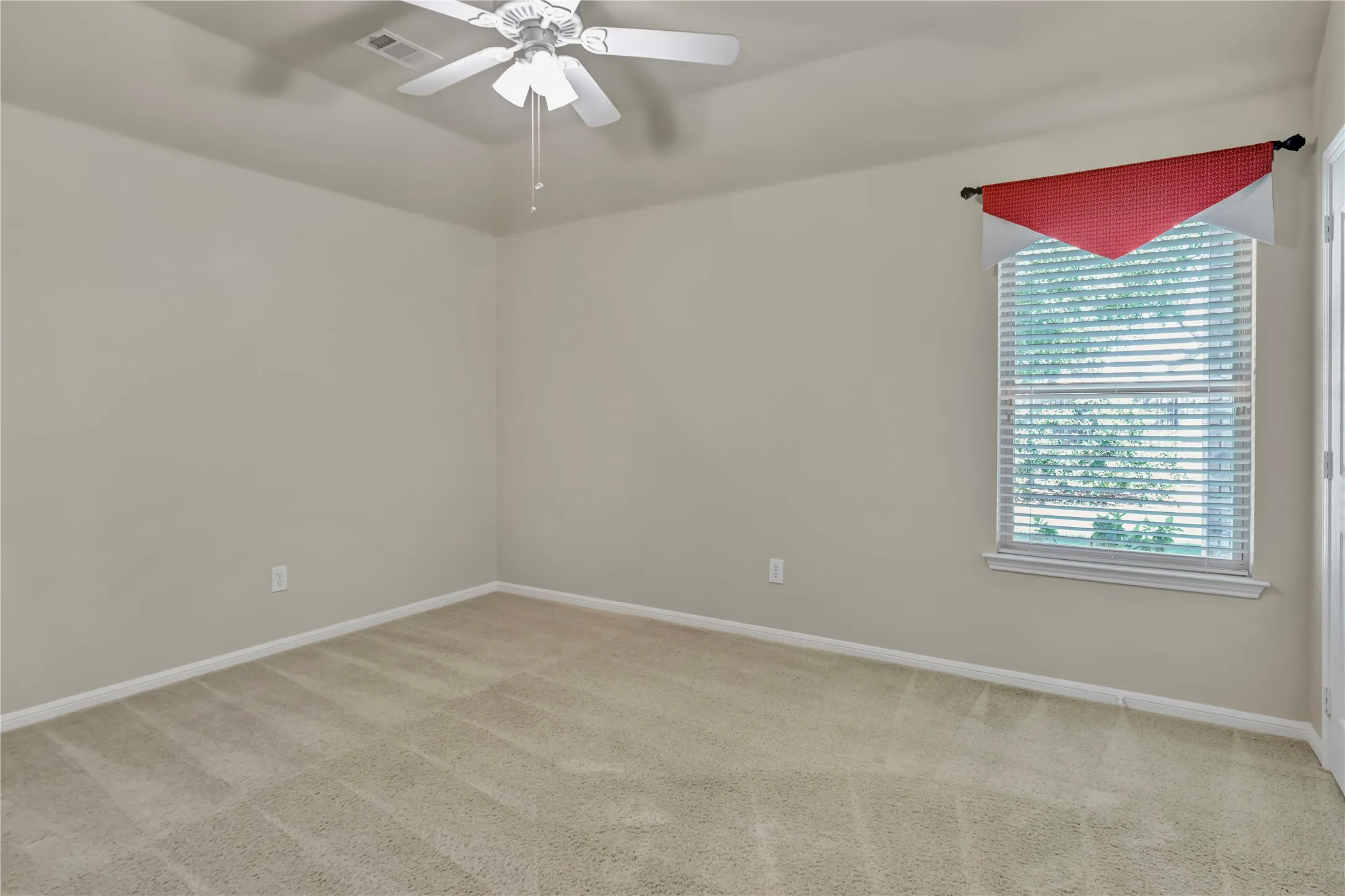 Other secondary bedroom