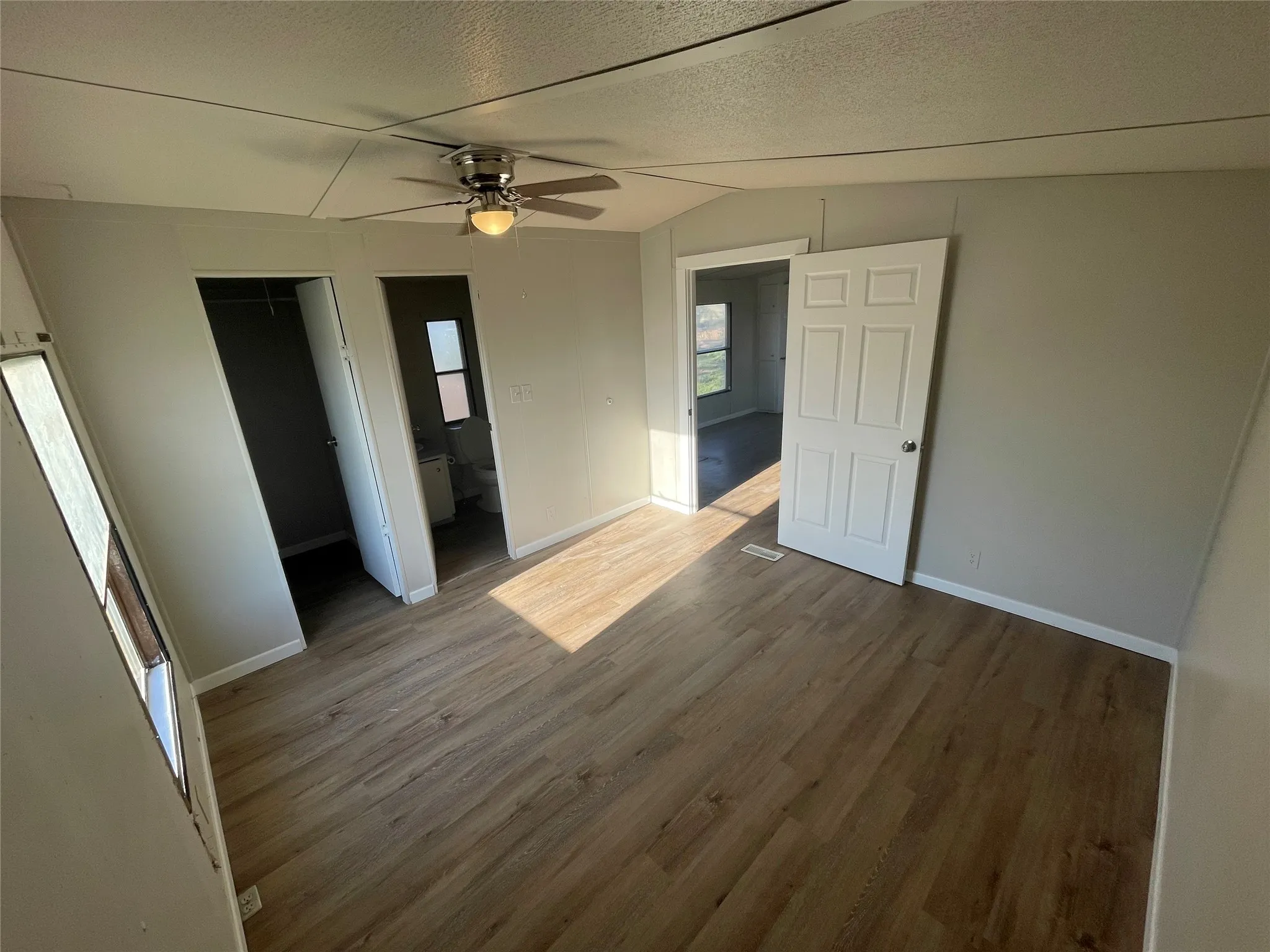 Mobile Home For Rent in Taylor County , 2901 Fm 604, Lawn, Texas 79530, 3 Bedroom, 2 Bathroom, Garage spaces, 1,080 Sqft, built in 1987, mls#21407262, Real Estate Agent in Lawn, Homes For Rent in Taylor county, Homes For Rent in Lawn, Realtor in Lawn Texas, Real Estate Brokerage Independent Realty Texas, Luminita Cordes Realtor