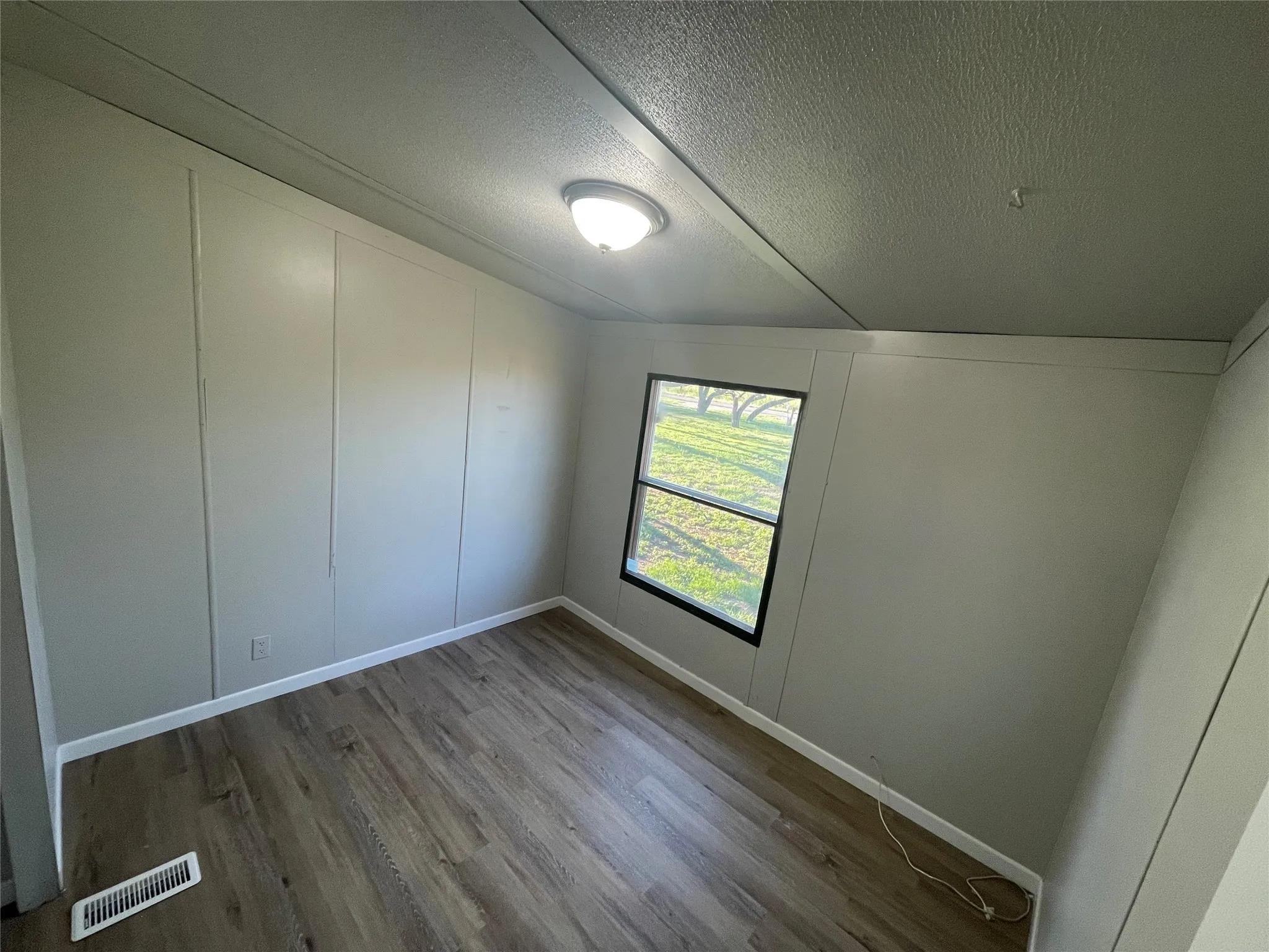 Mobile Home For Rent in Taylor County , 2901 Fm 604, Lawn, Texas 79530, 3 Bedroom, 2 Bathroom, Garage spaces, 1,080 Sqft, built in 1987, mls#21407262, Real Estate Agent in Lawn, Homes For Rent in Taylor county, Homes For Rent in Lawn, Realtor in Lawn Texas, Real Estate Brokerage Independent Realty Texas, Luminita Cordes Realtor